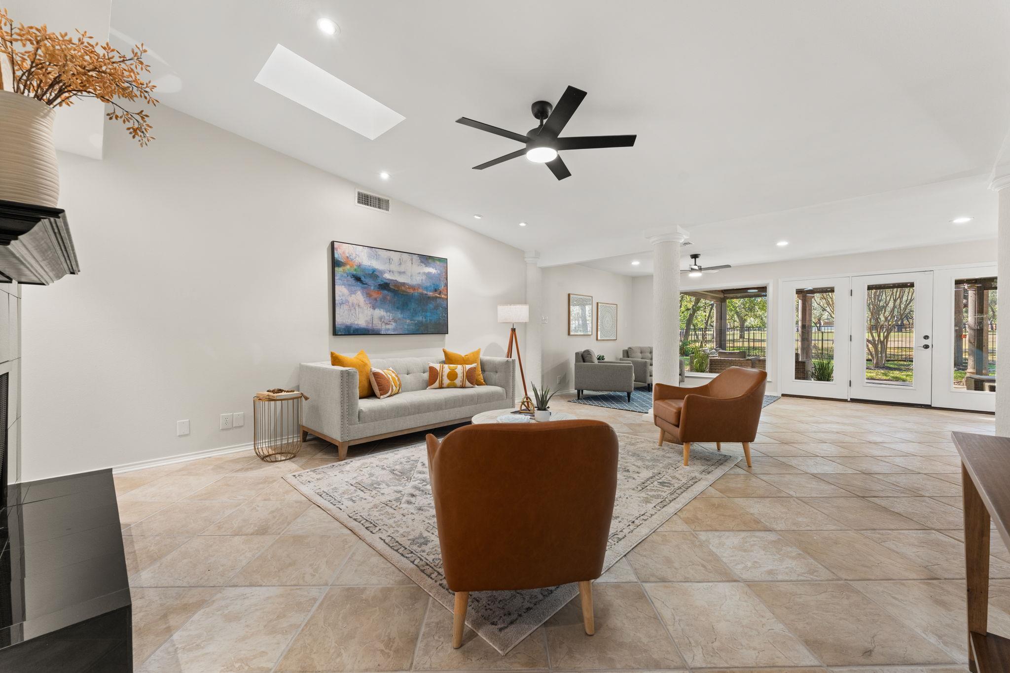 9109 Balcones Club Dr, Austin, TX 78750