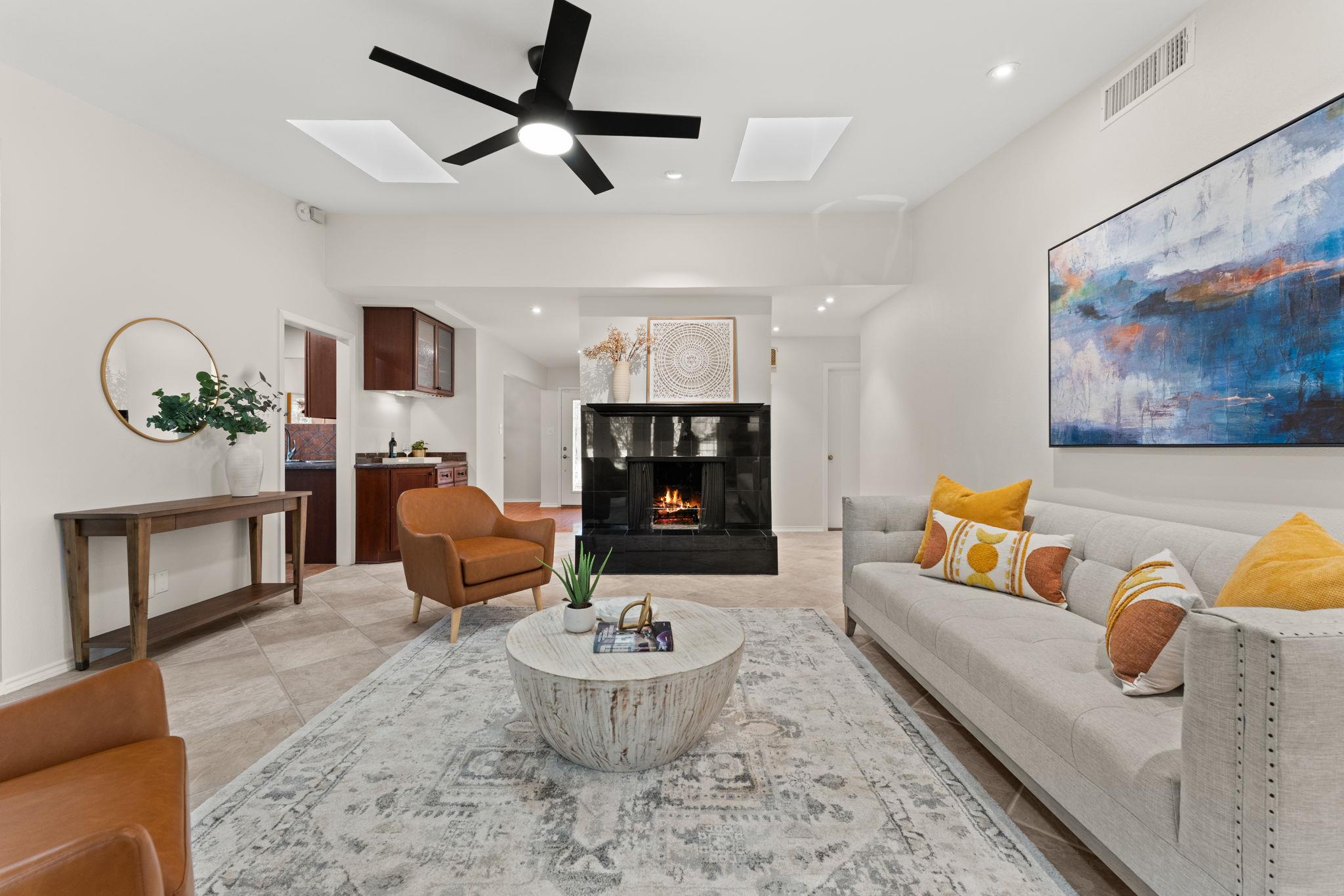 9109 Balcones Club Dr, Austin, TX 78750