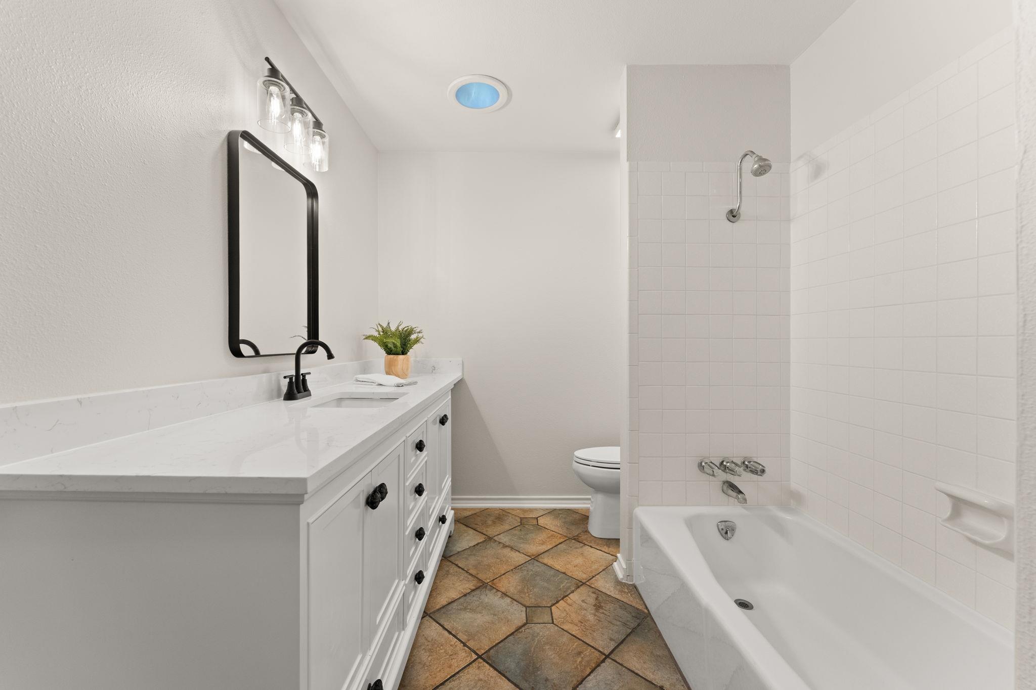 9109 Balcones Club Dr, Austin, TX 78750