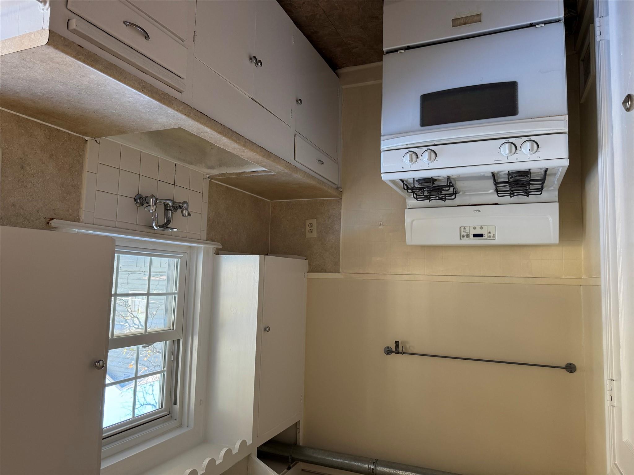 703 W 35 # B, Austin, TX 78705