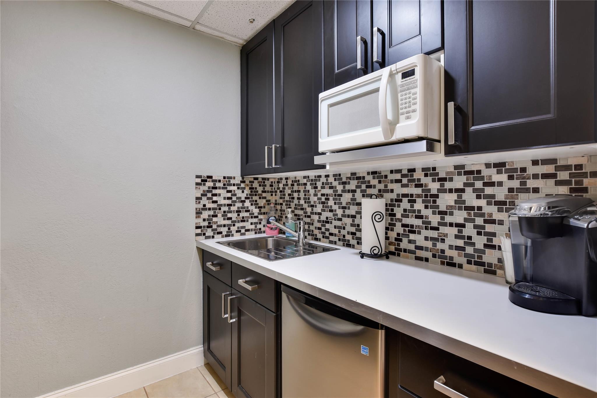 13740 N Highway 183 Dr # J5, Austin, TX 78750