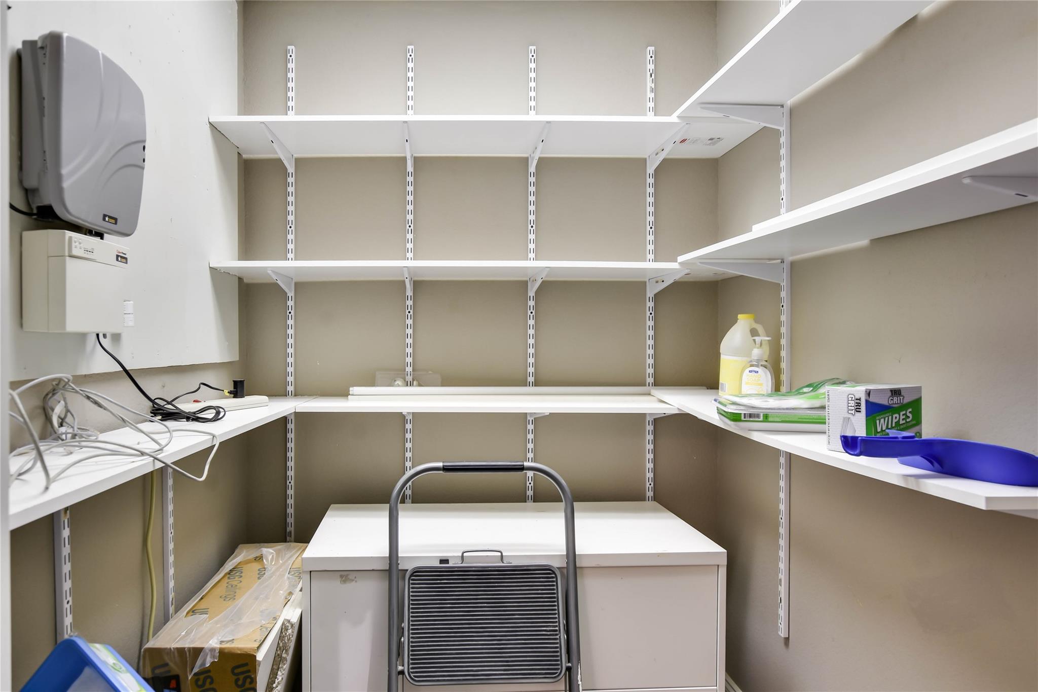 13740 N Highway 183 Dr # J5, Austin, TX 78750