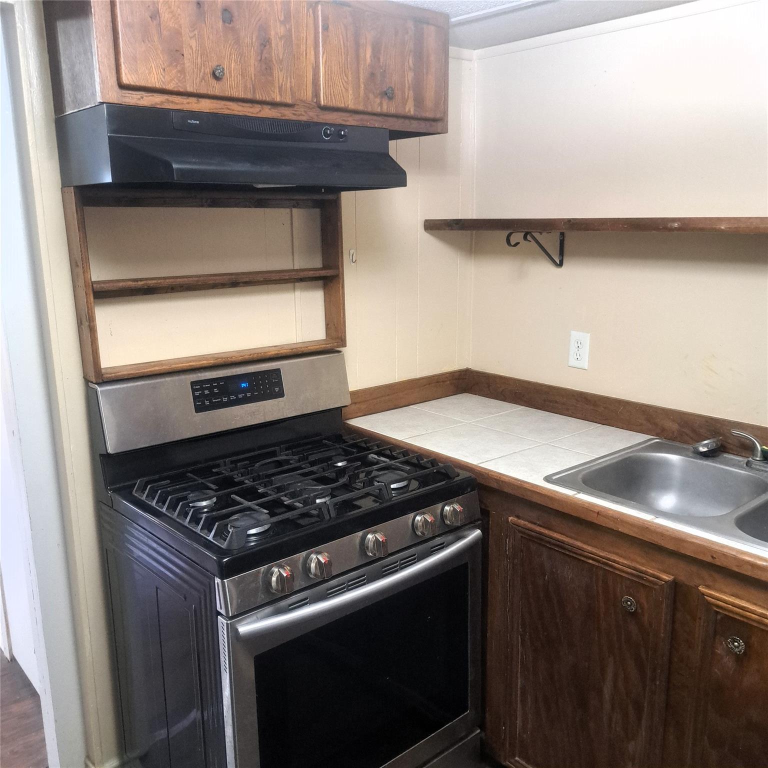 397 Lacy Dr # B, Elgin, TX 78621