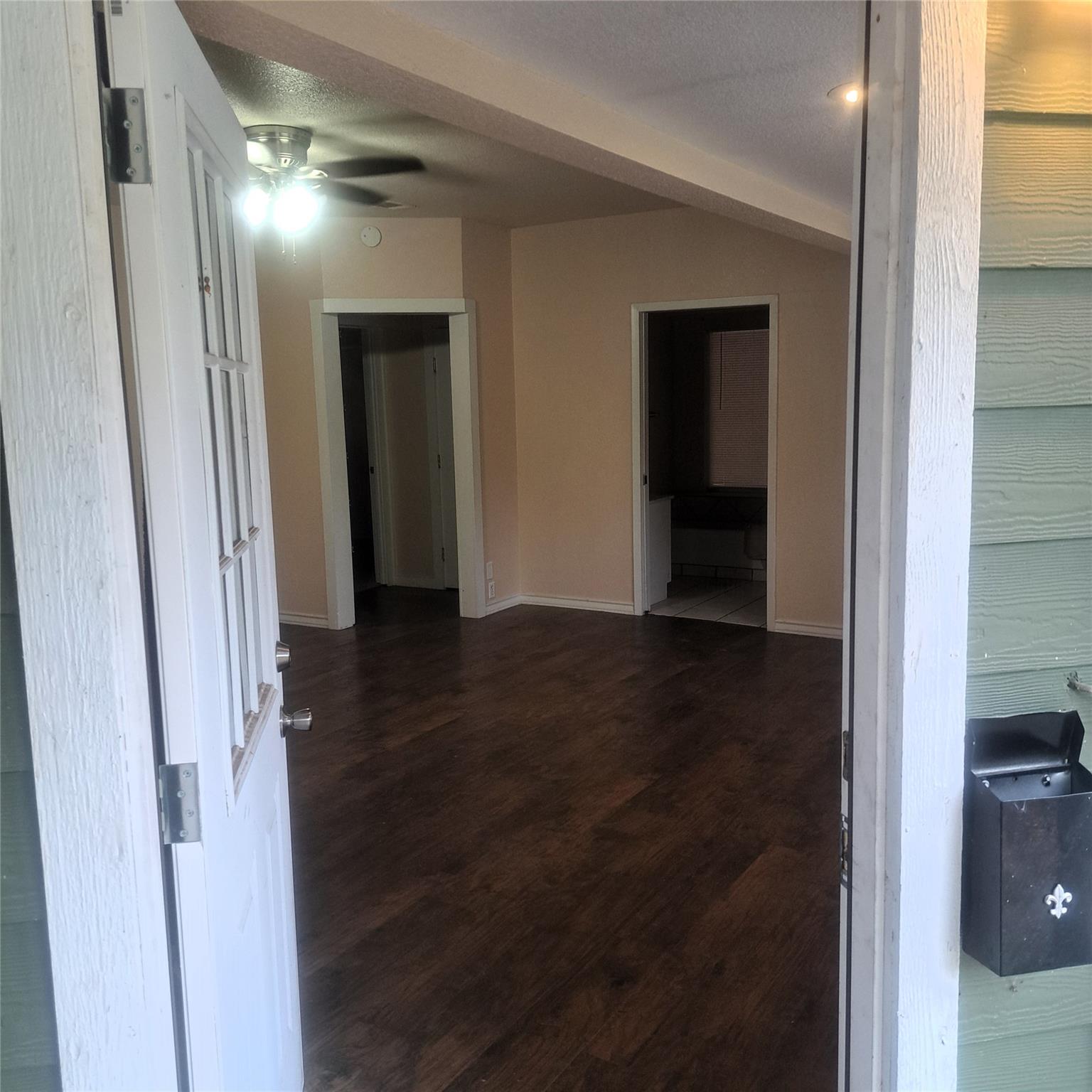 397 Lacy Dr # B, Elgin, TX 78621