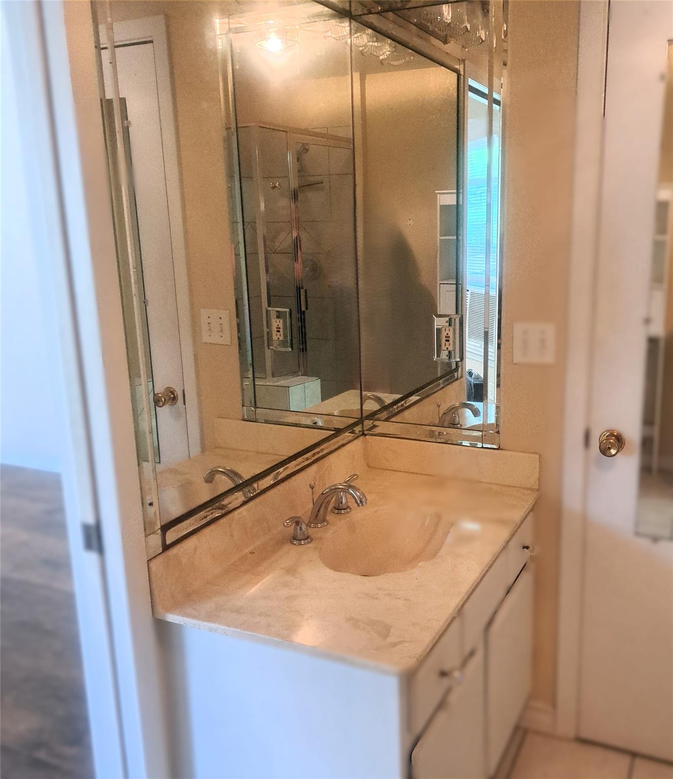 397 Lacy Dr # B, Elgin, TX 78621