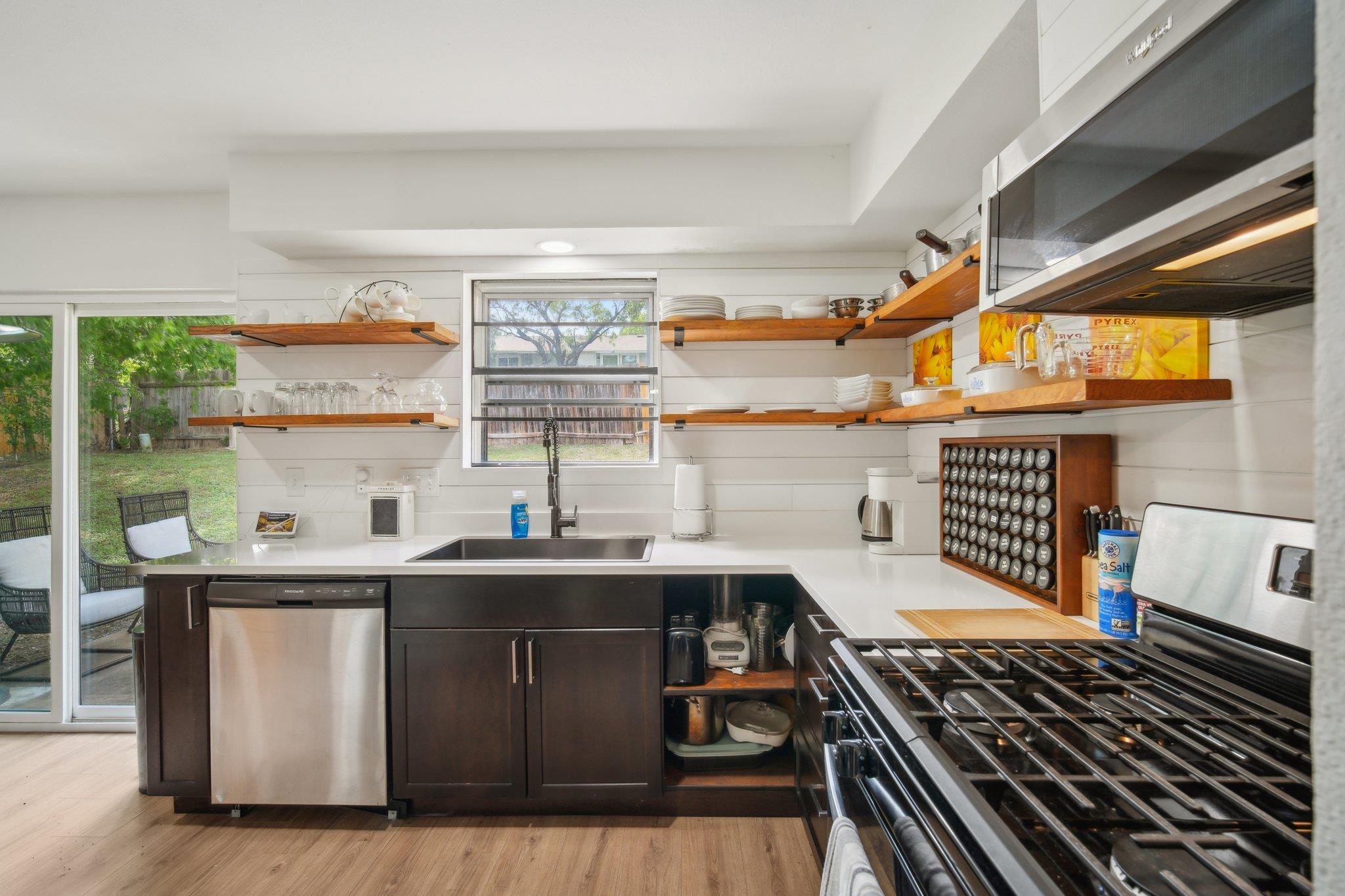 6914 Pondsdale Ln, Austin, TX 78724