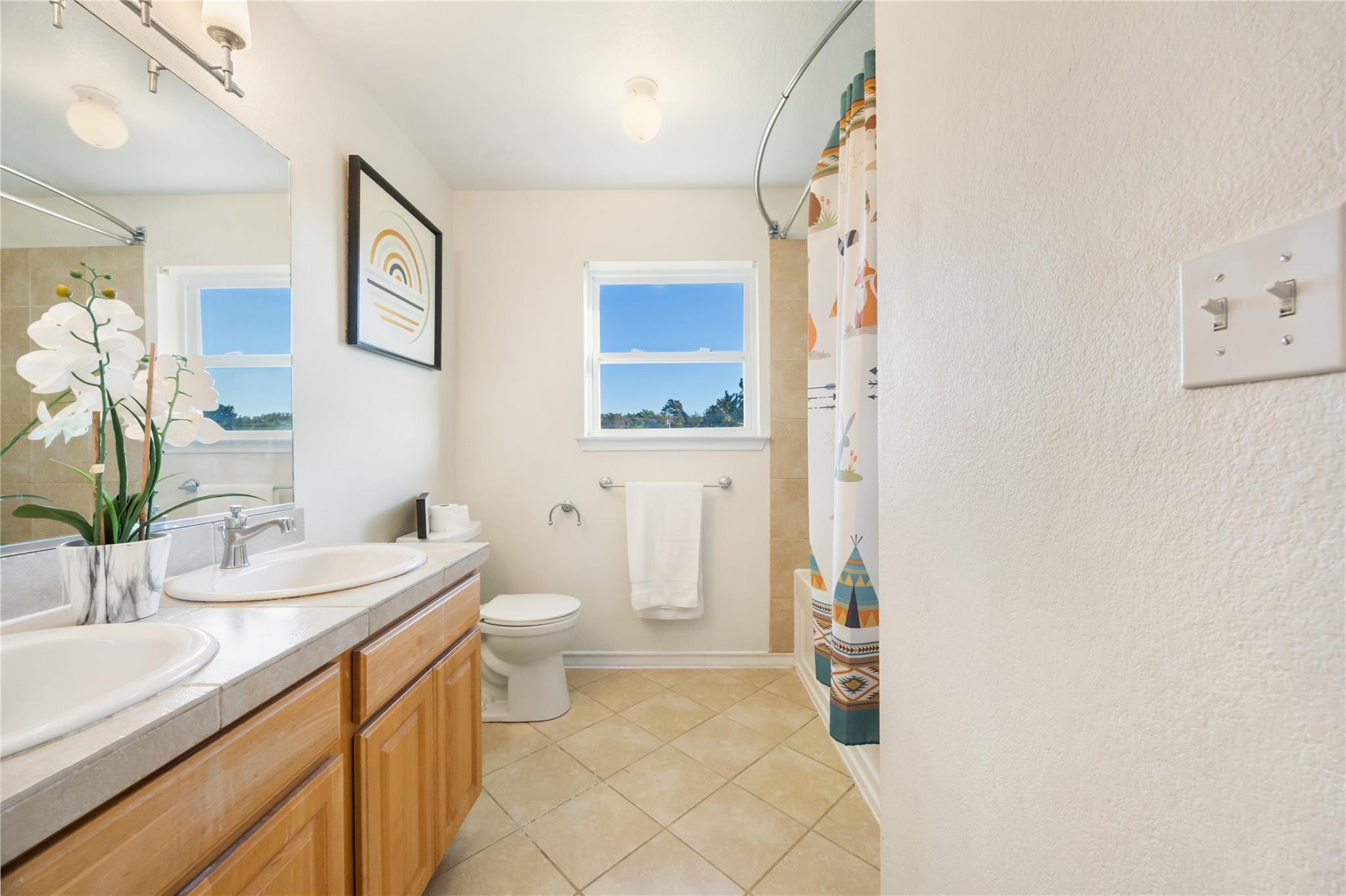 245 Country Ln, McDade, TX 78650