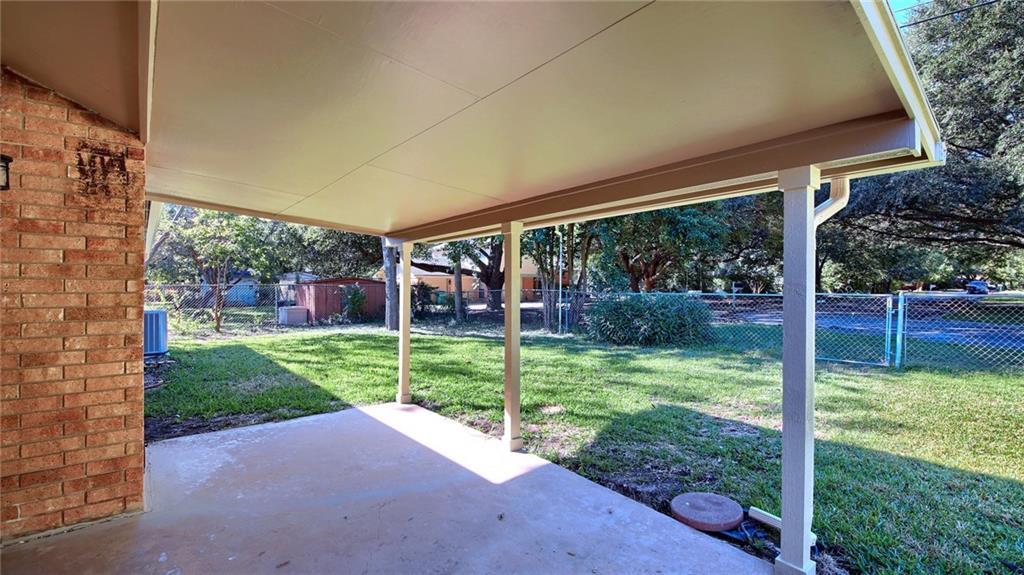 1609 Castlewood Ct, Taylor, TX 76574