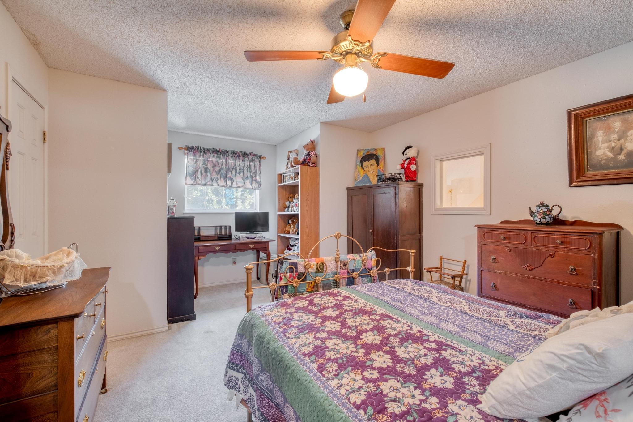 153 Pleasant Grove Rd, Elgin, TX 78621