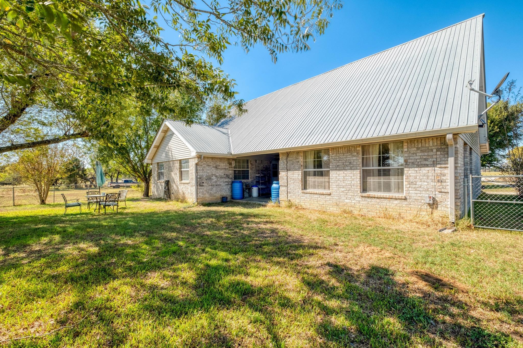 153 Pleasant Grove Rd, Elgin, TX 78621