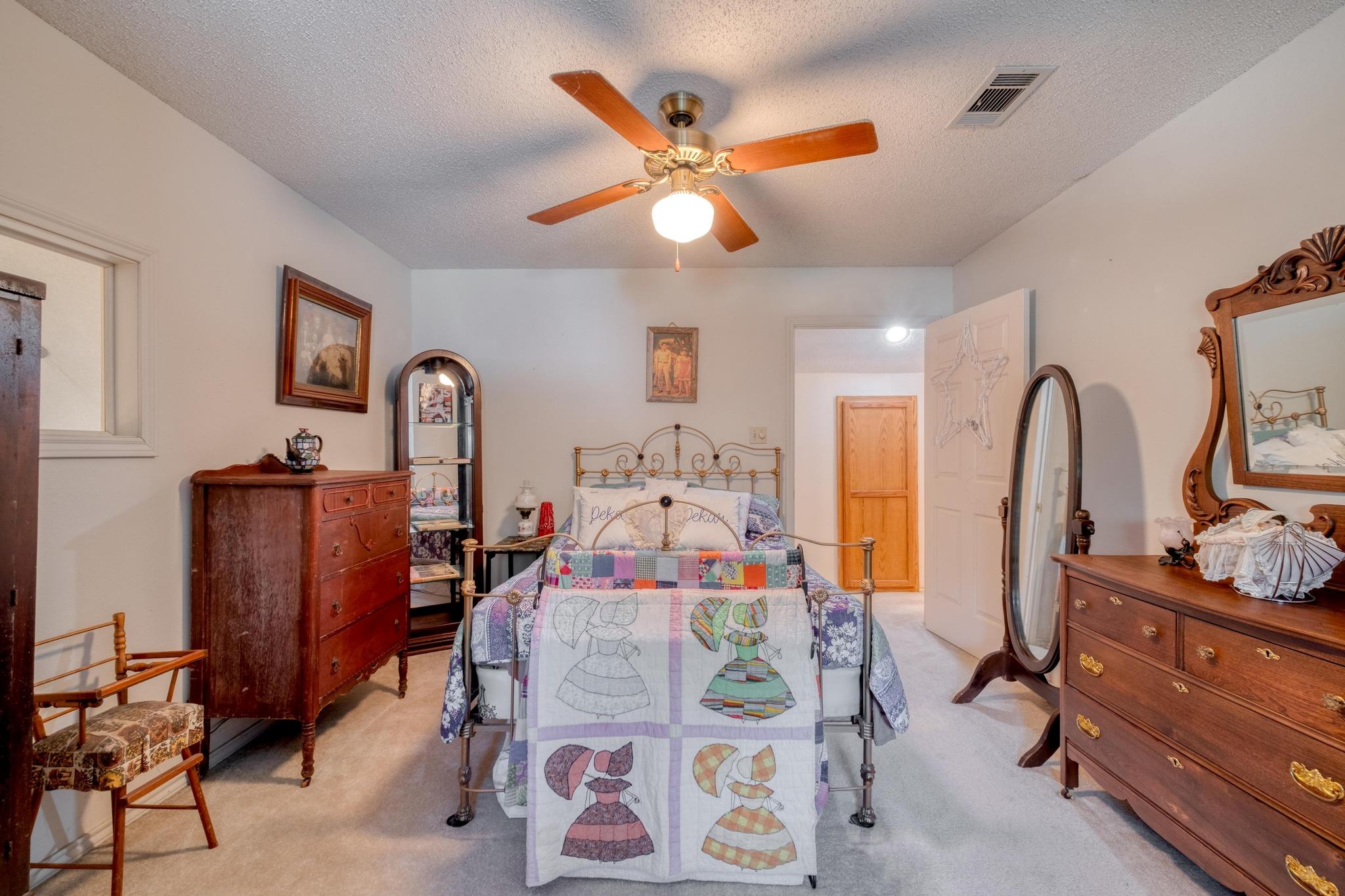 153 Pleasant Grove Rd, Elgin, TX 78621