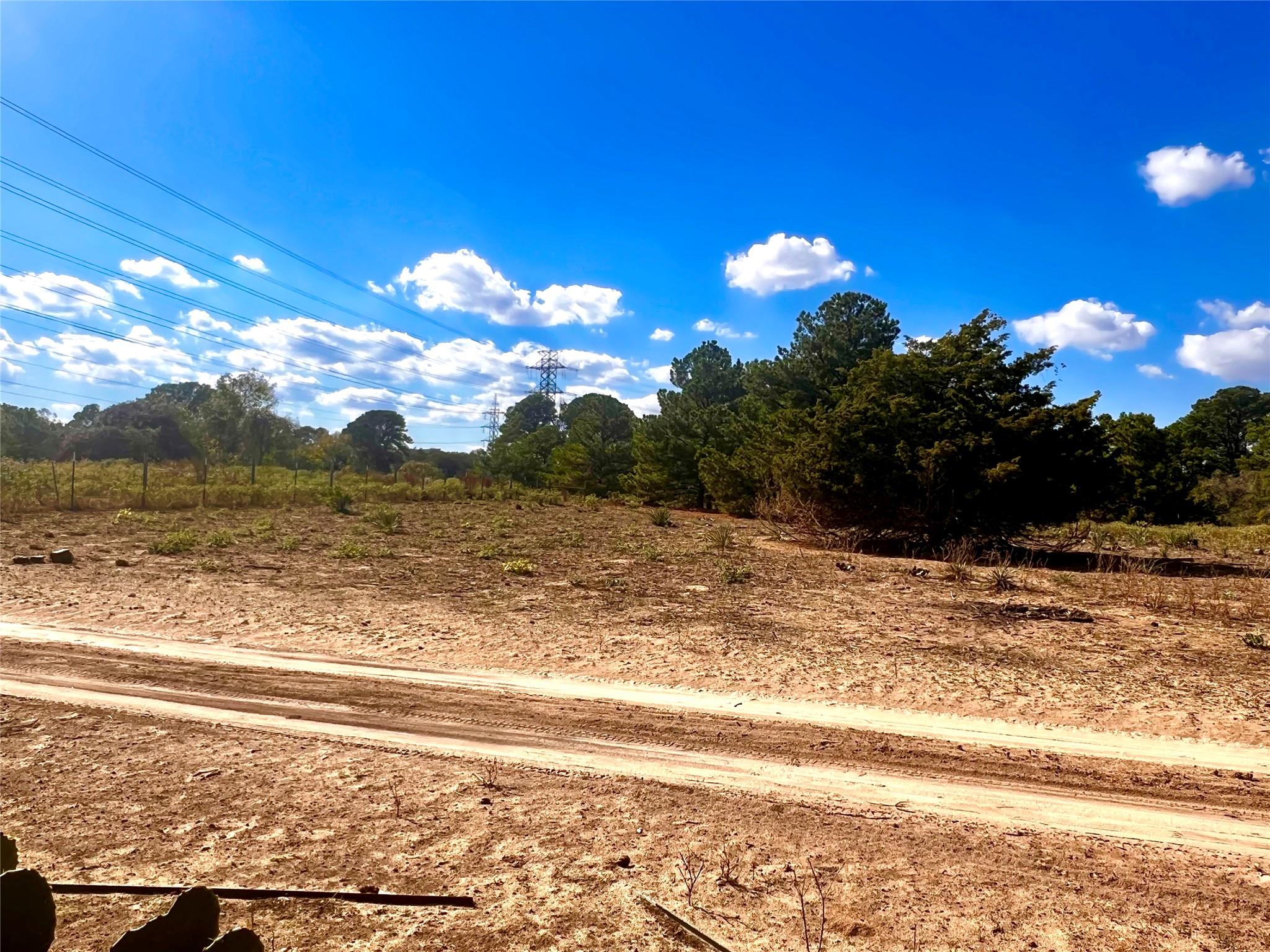 411 Laura Ln, Bastrop, TX 78602