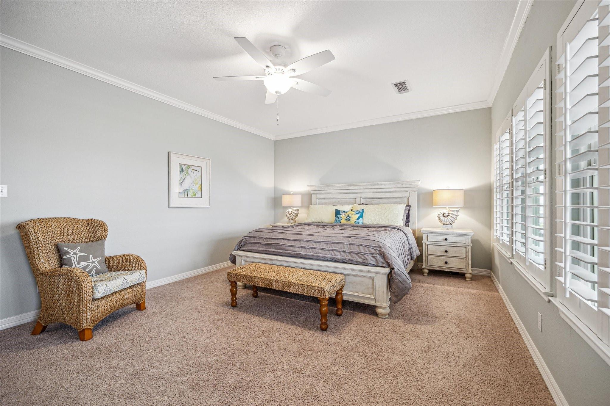 411 Sunset Cir, Galveston, TX 77554