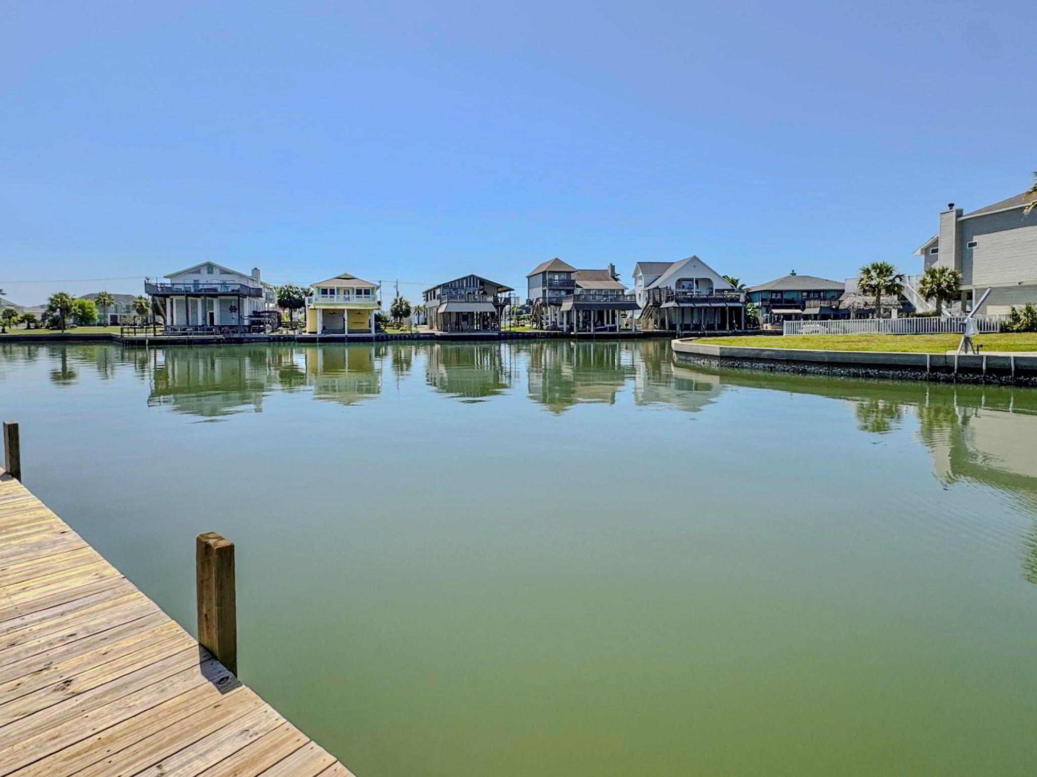 411 Sunset Cir, Galveston, TX 77554