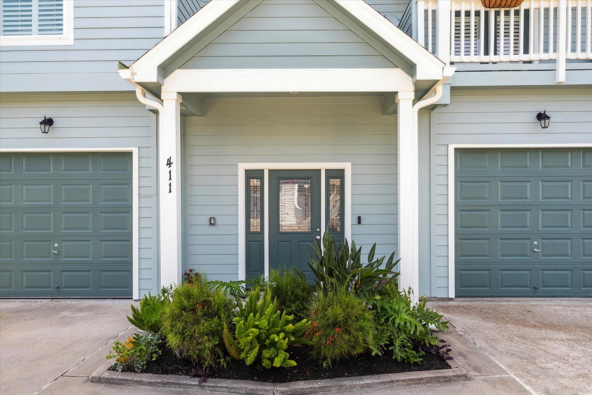 411 Sunset Cir, Galveston, TX 77554