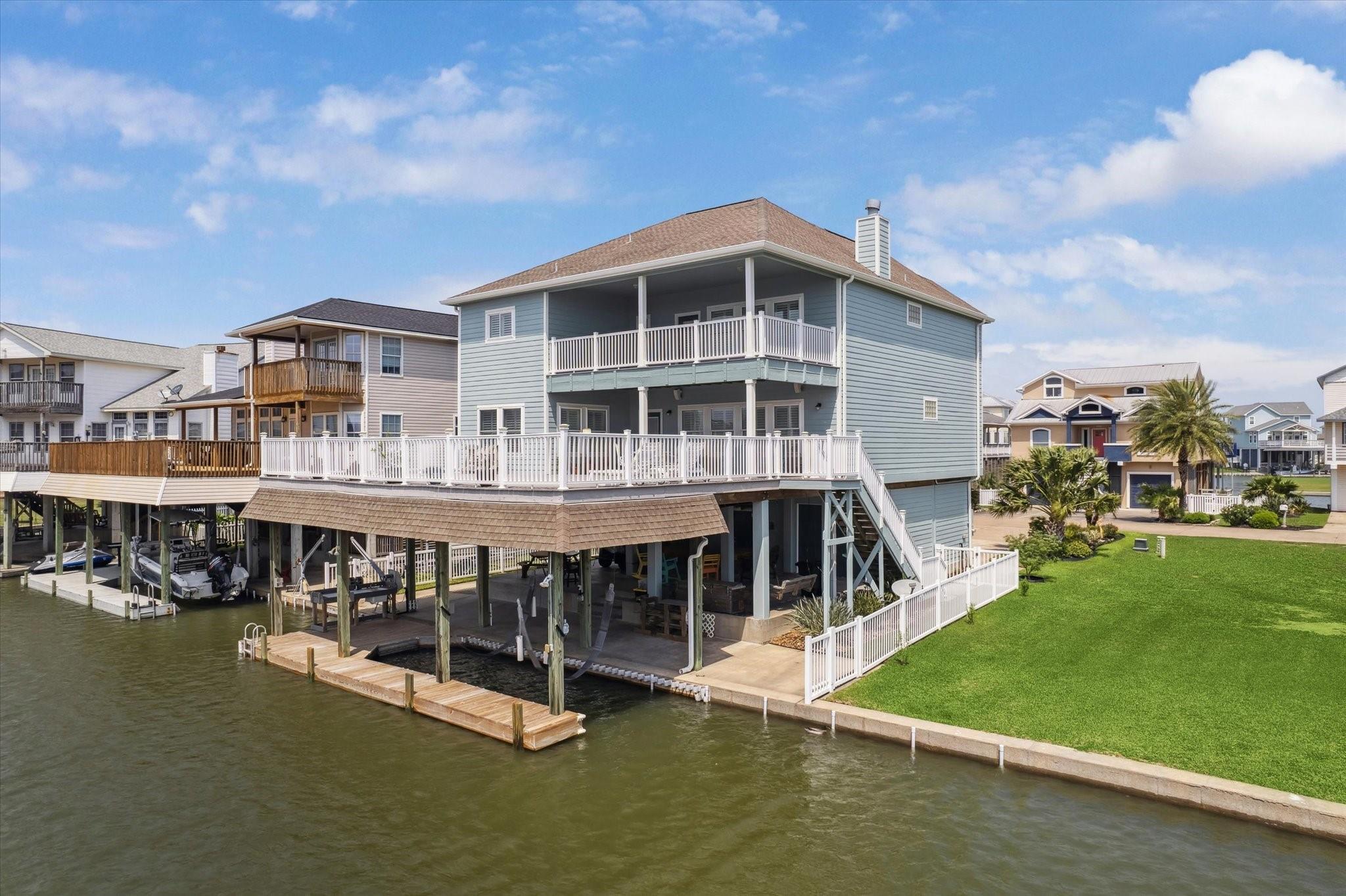411 Sunset Cir, Galveston, TX 77554