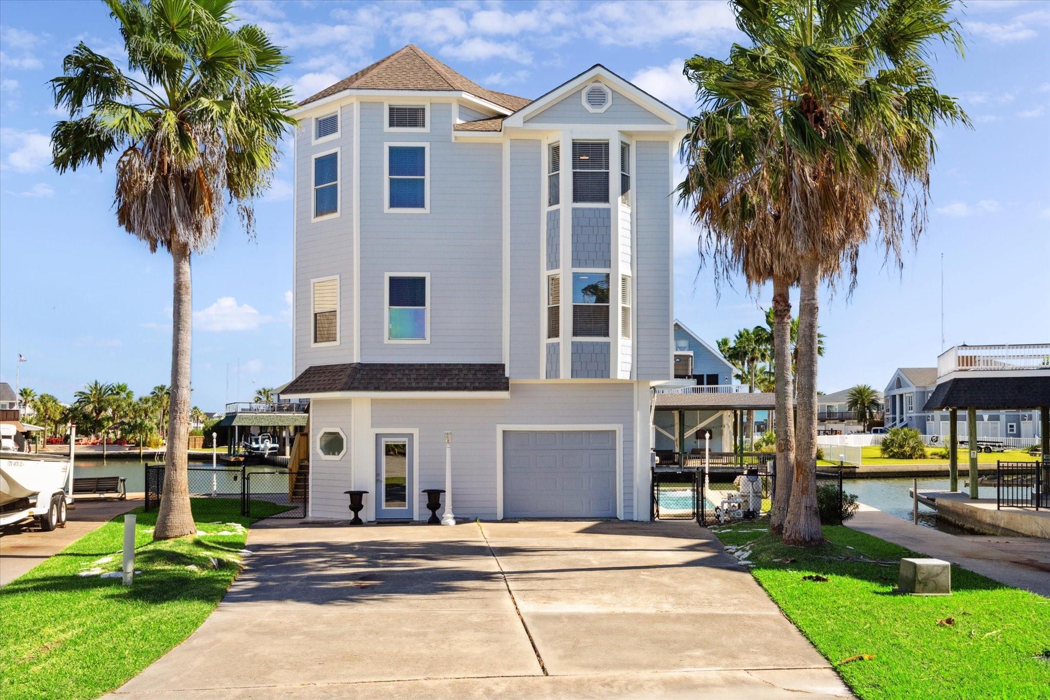 210 Easterly Dr, Galveston, TX 77554