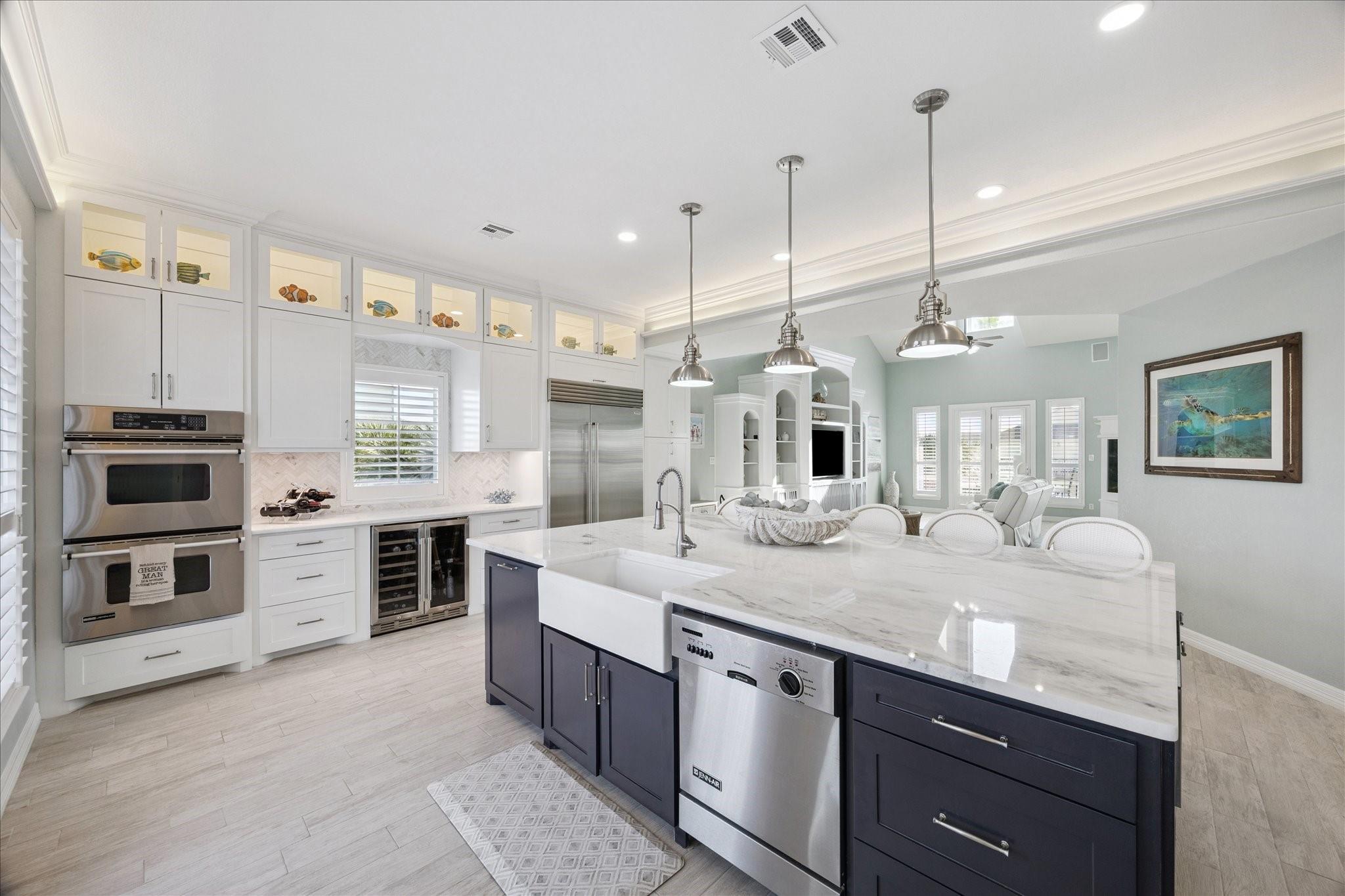 241 Tamana Dr, Galveston, TX 77554