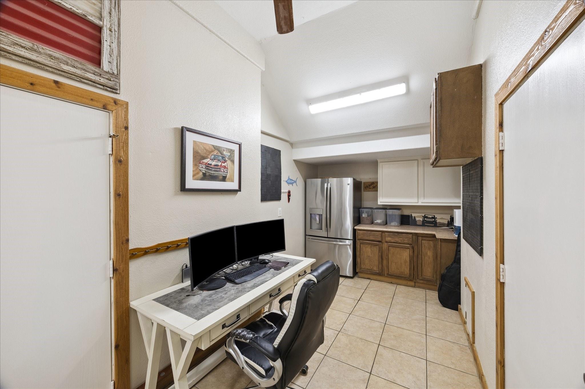 241 Tamana Dr, Galveston, TX 77554