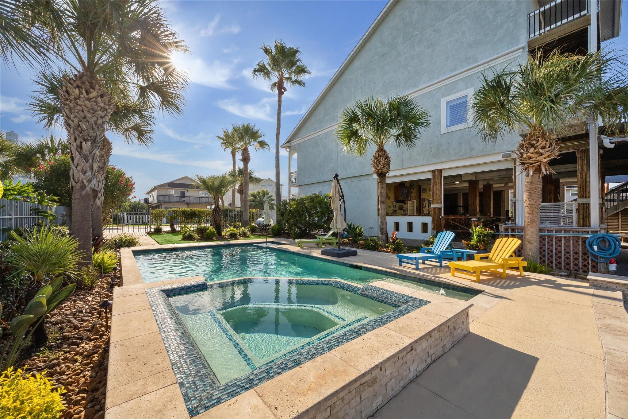 241 Tamana Dr, Galveston, TX 77554