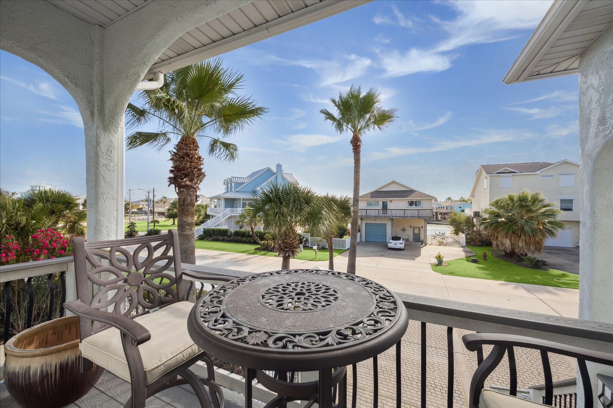 241 Tamana Dr, Galveston, TX 77554