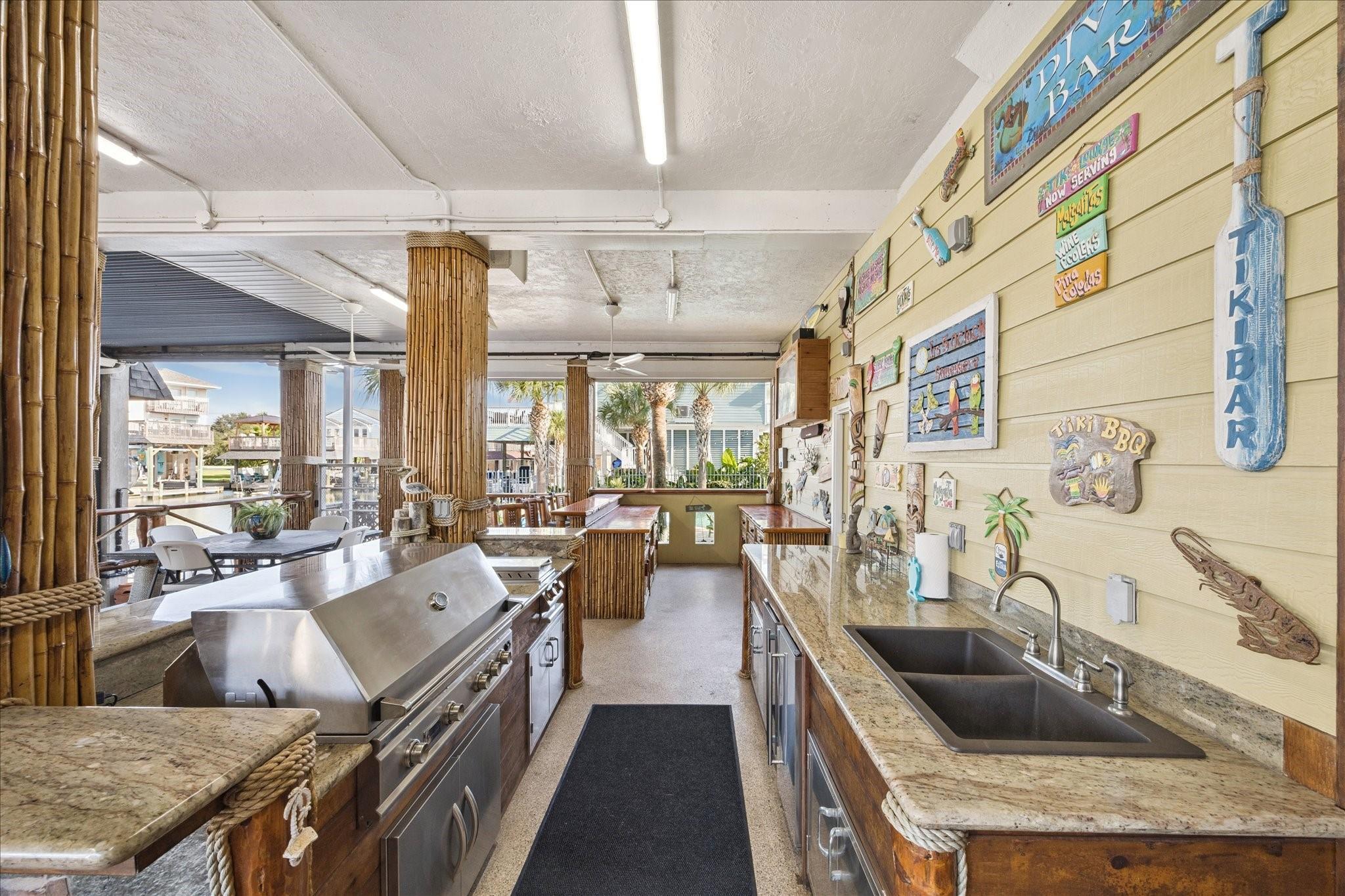 241 Tamana Dr, Galveston, TX 77554