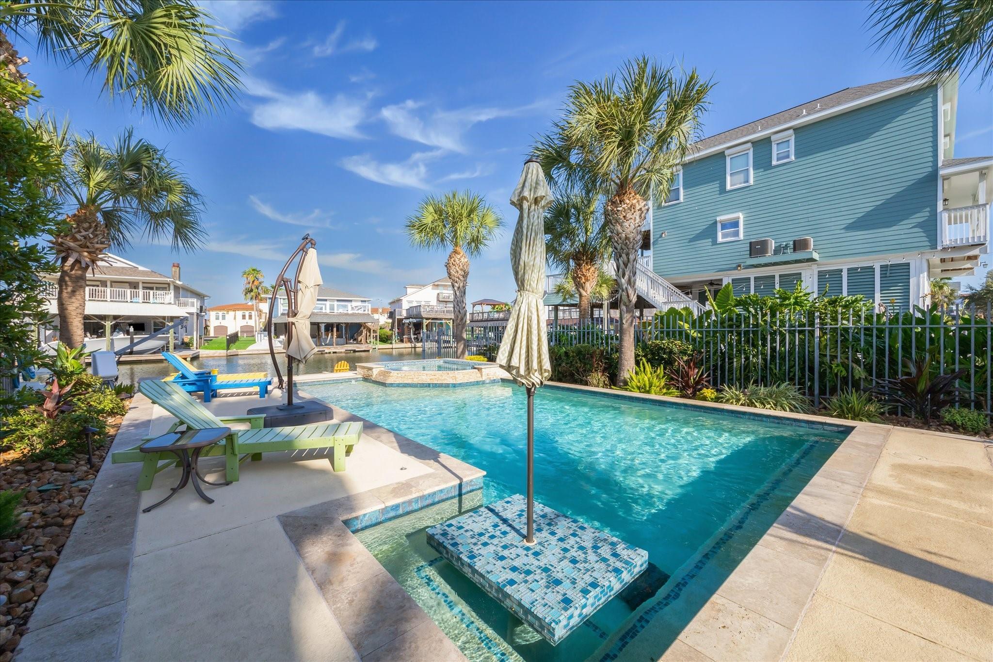 241 Tamana Dr, Galveston, TX 77554