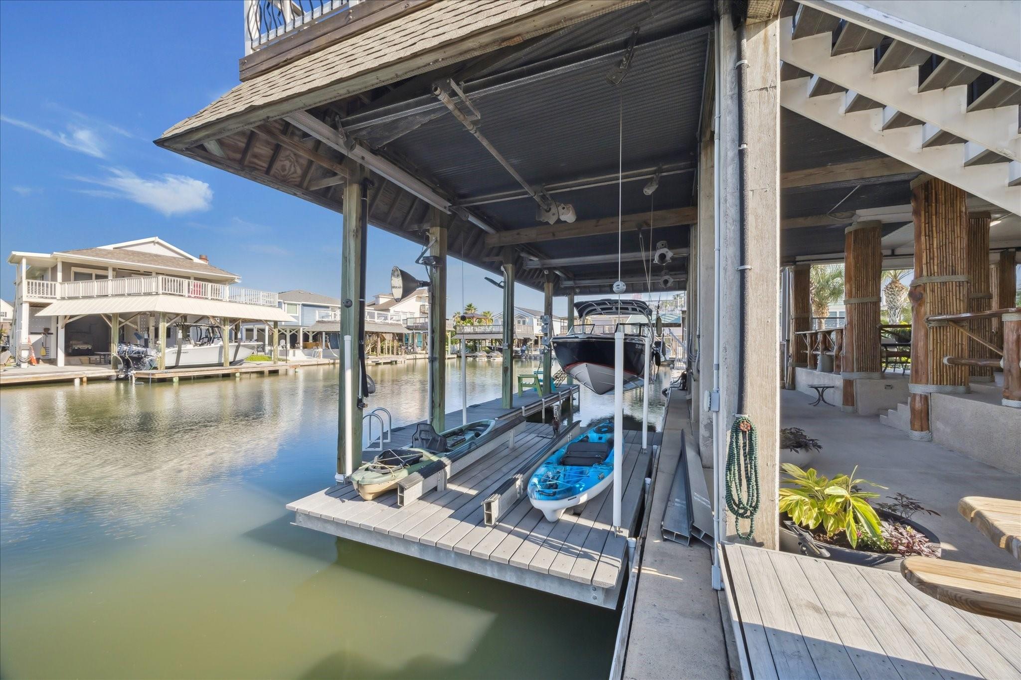 241 Tamana Dr, Galveston, TX 77554