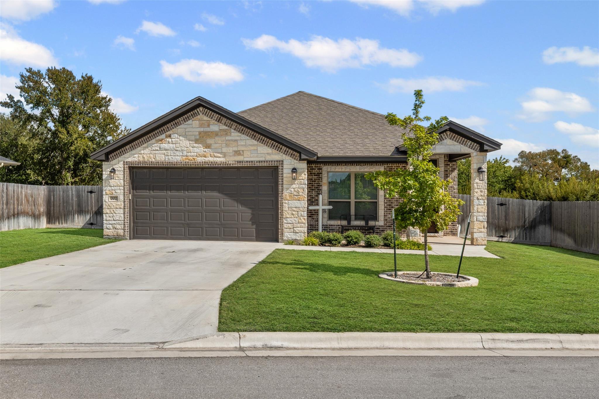 707 Eagle Pass Dr, Salado, TX 76571