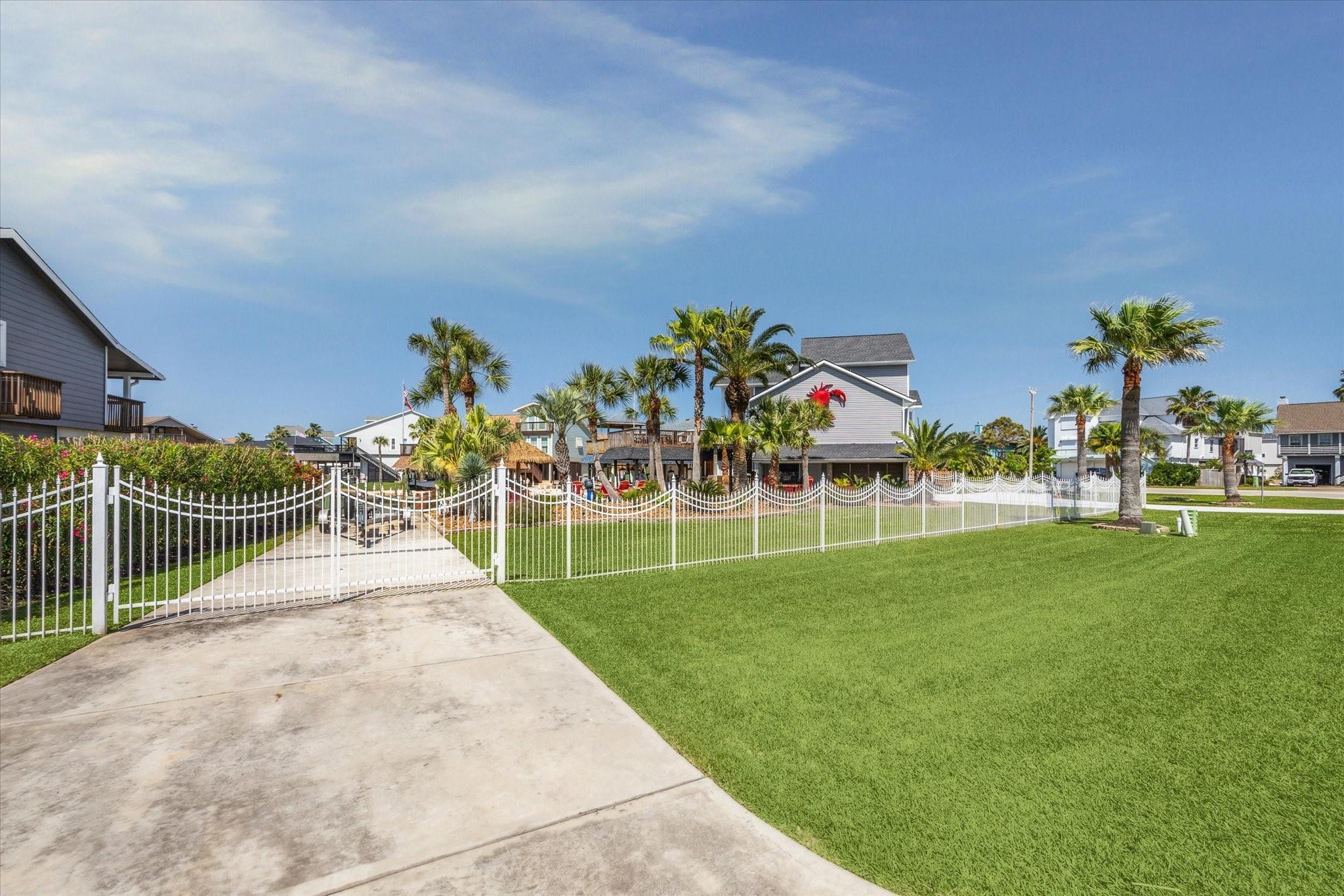 1775 Tiki Dr, Galveston, TX 77554