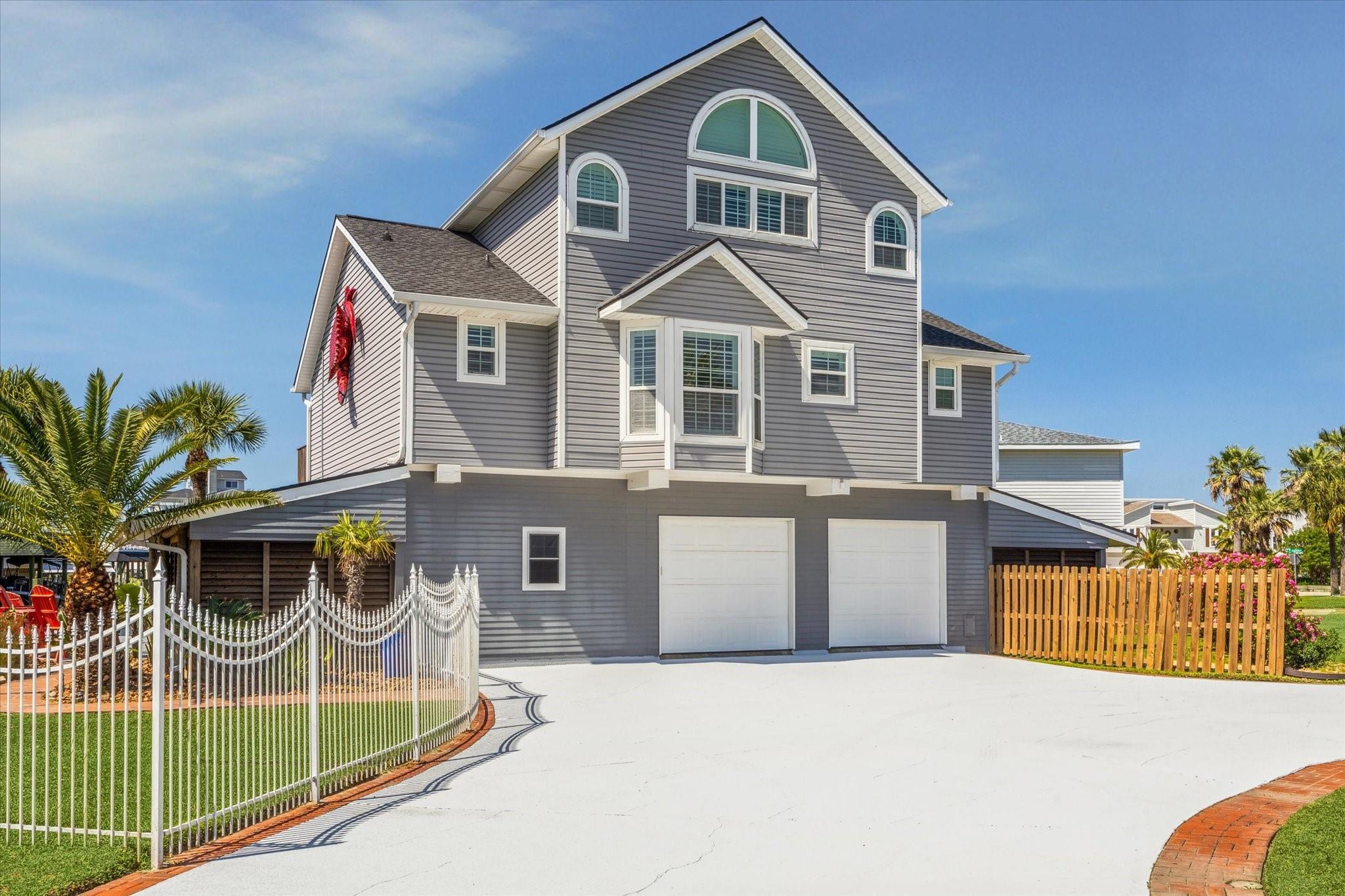 1775 Tiki Dr, Galveston, TX 77554