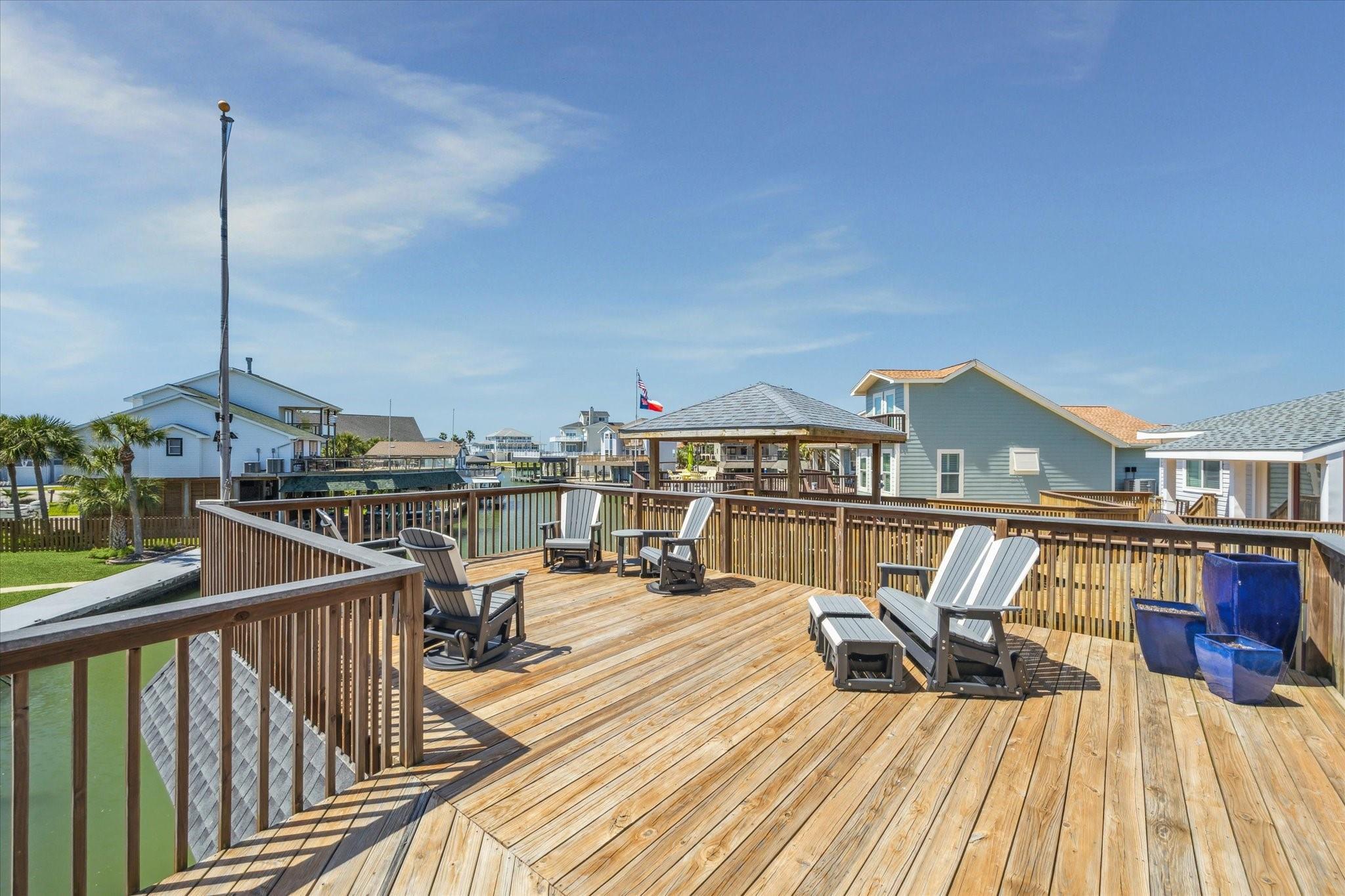 1775 Tiki Dr, Galveston, TX 77554