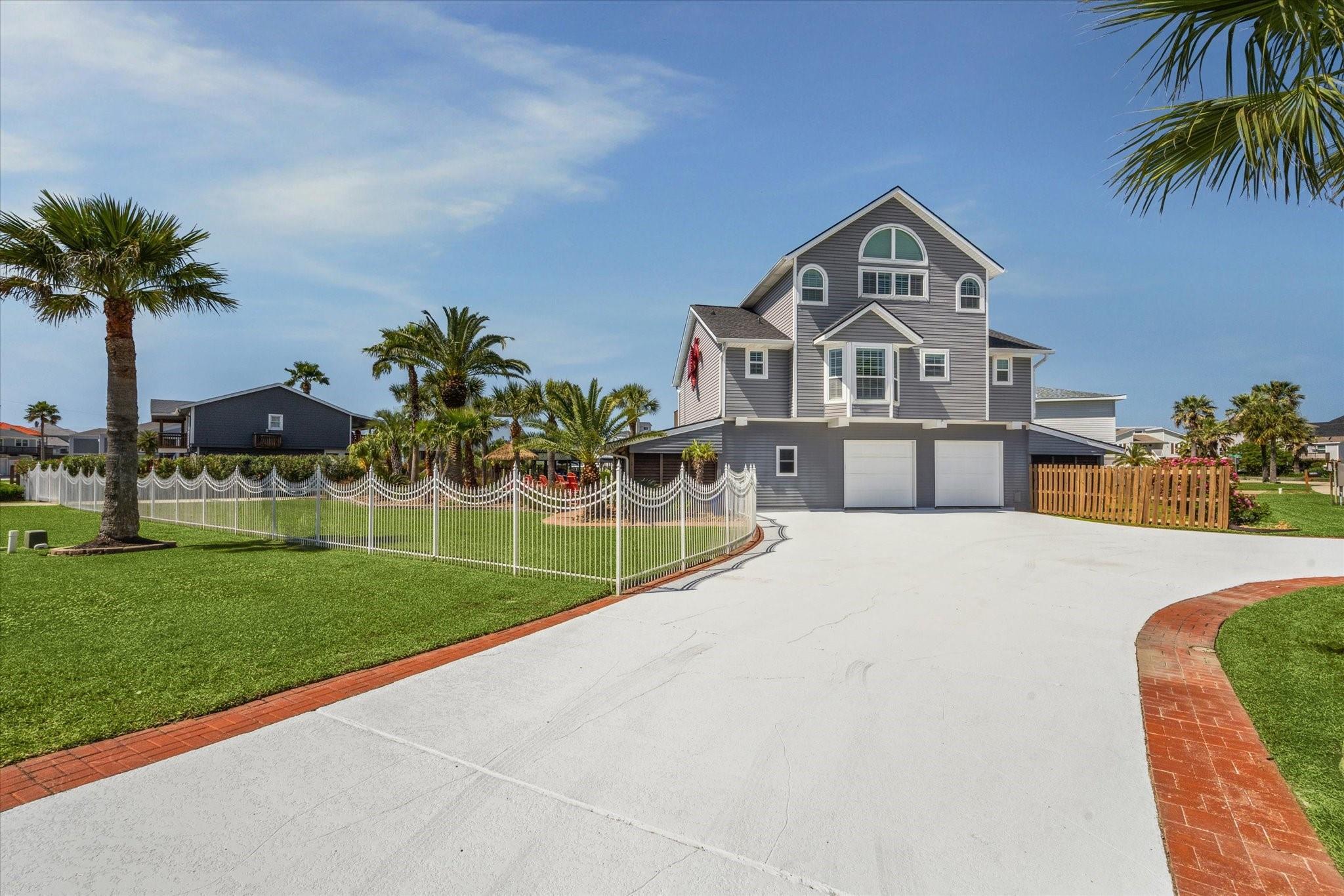 1775 Tiki Dr, Galveston, TX 77554