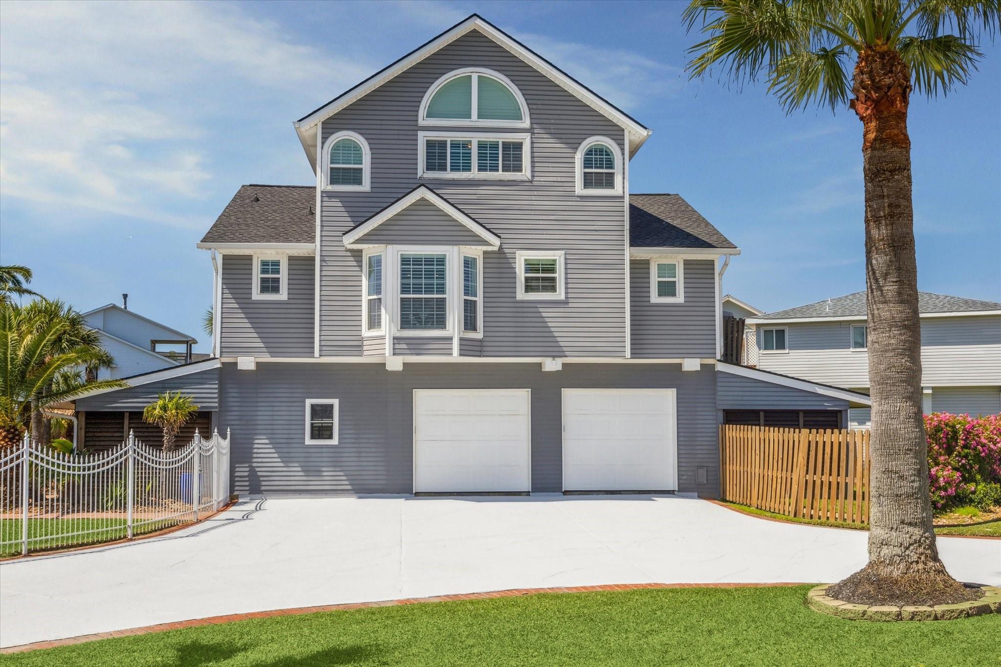 1775 Tiki Dr, Galveston, TX 77554