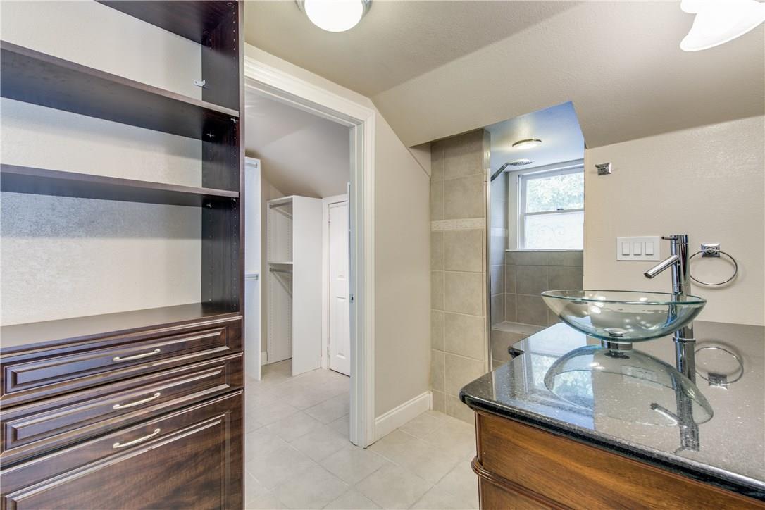 2206 Iva Ln # A, Austin, TX 78704