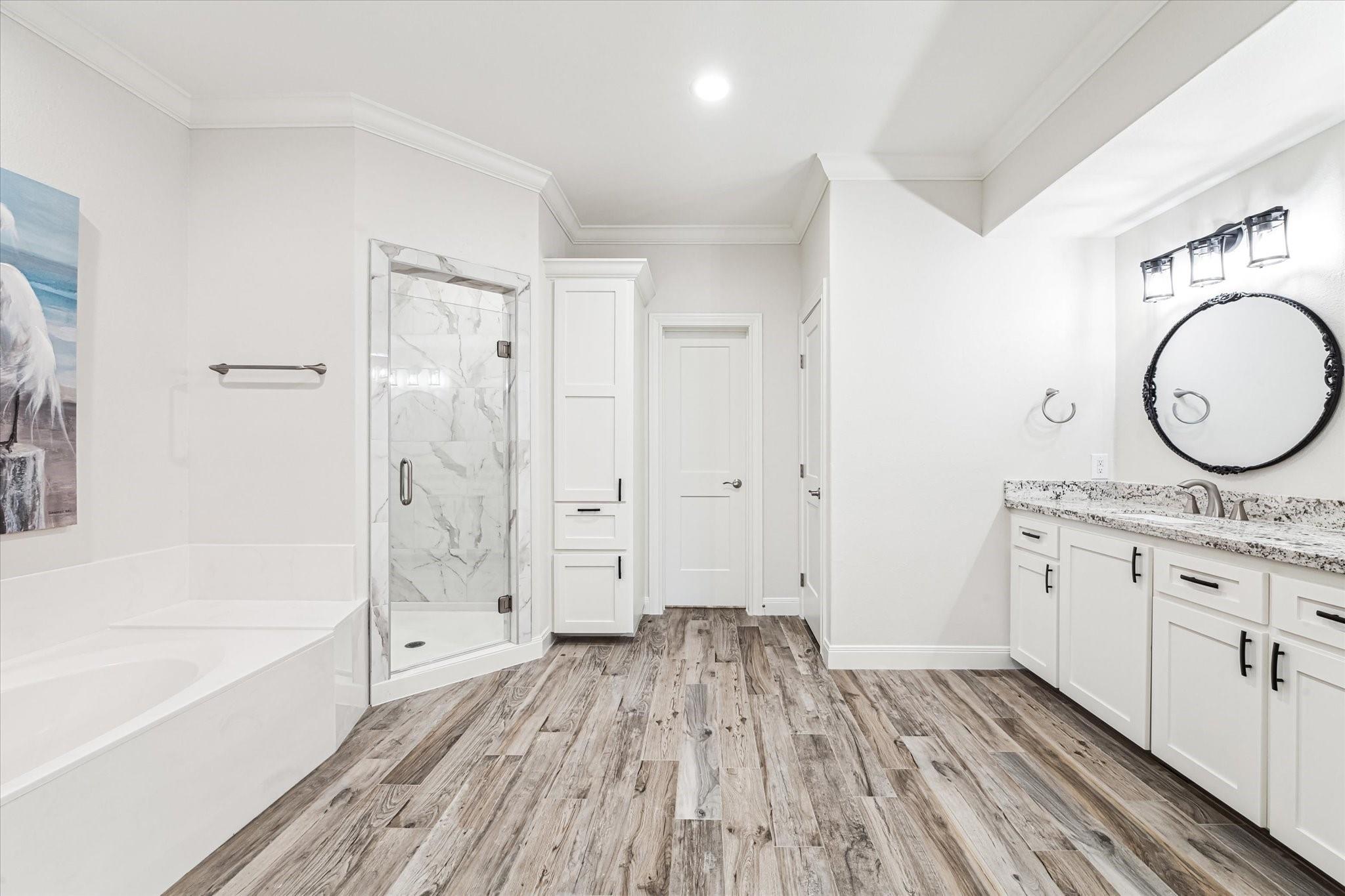 430 Amanda Cir, Galveston, TX 77554