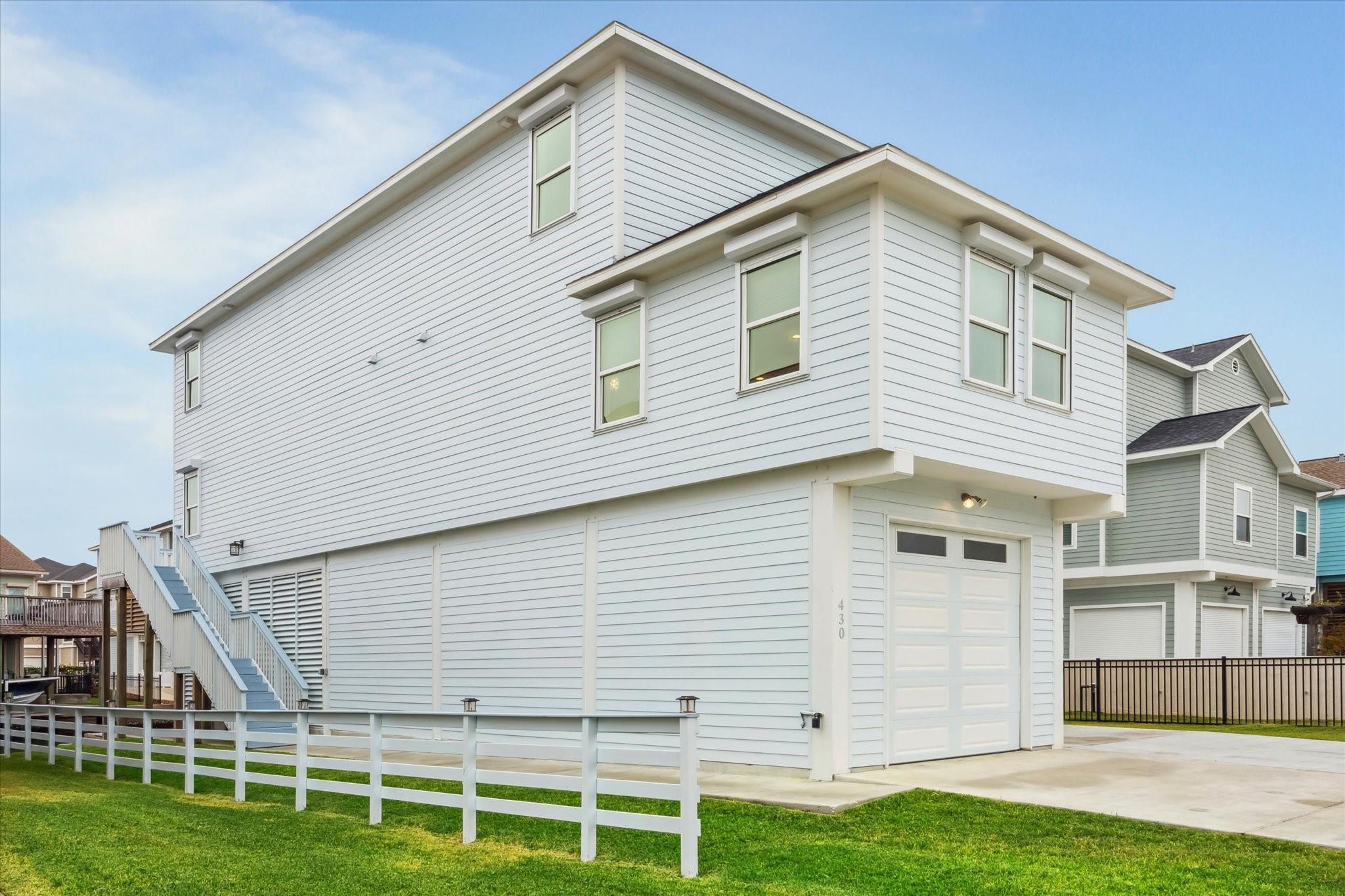 430 Amanda Cir, Galveston, TX 77554