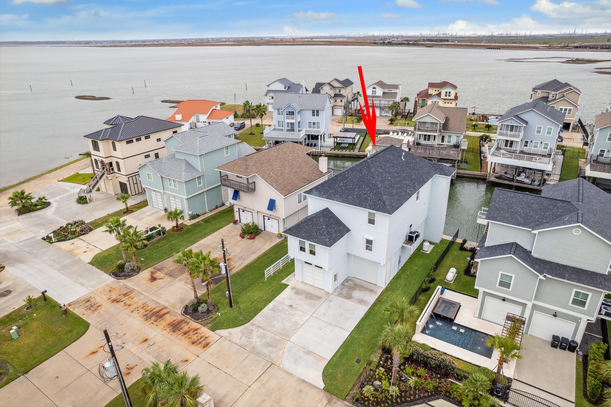 430 Amanda Cir, Galveston, TX 77554