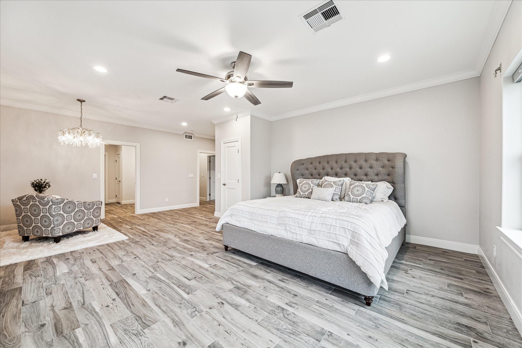 430 Amanda Cir, Galveston, TX 77554