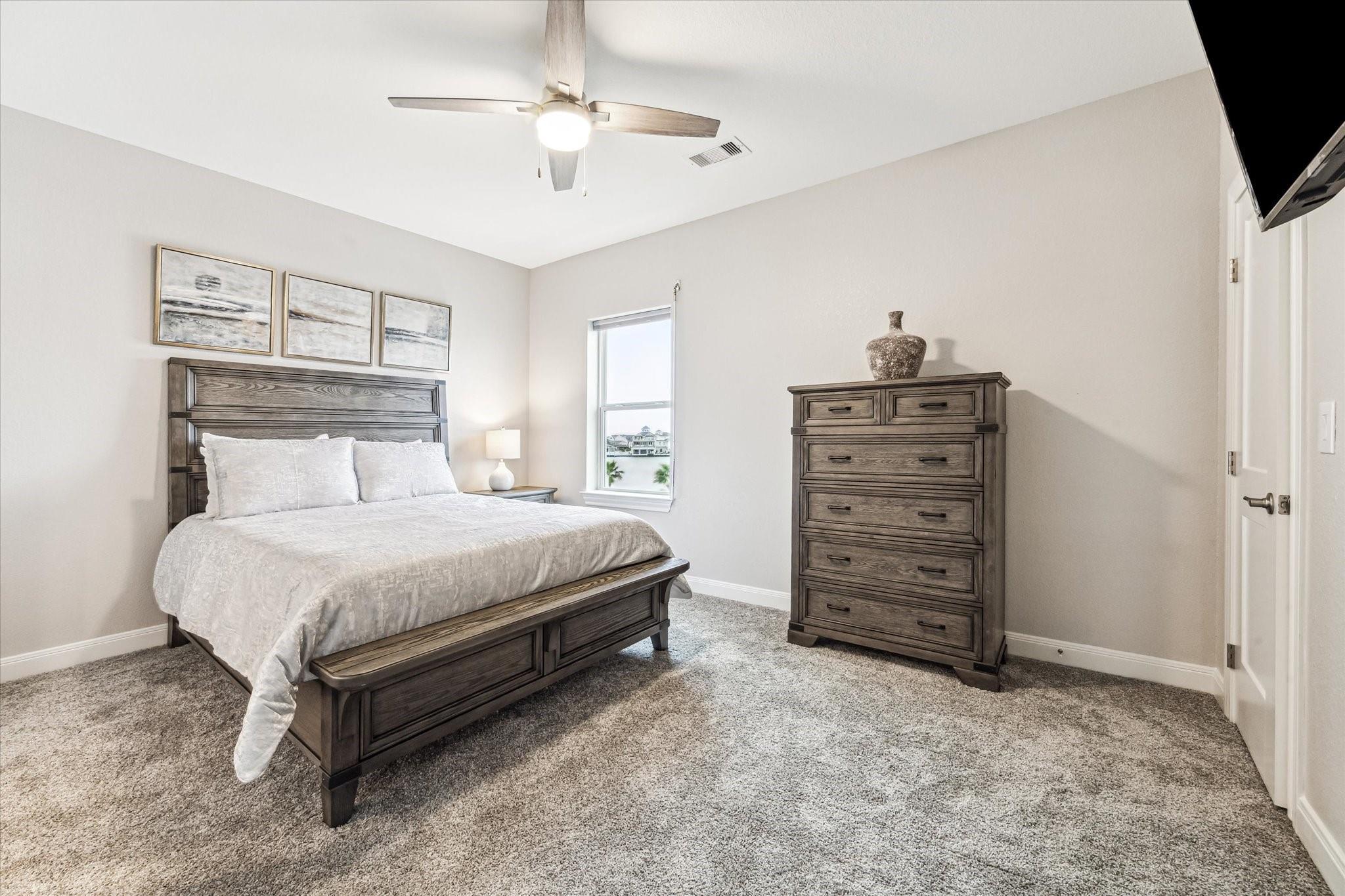 430 Amanda Cir, Galveston, TX 77554