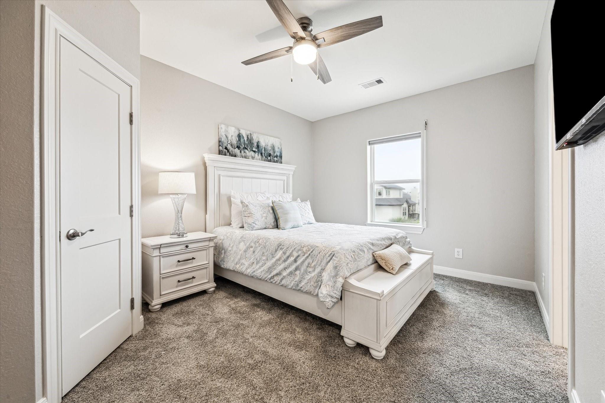 430 Amanda Cir, Galveston, TX 77554