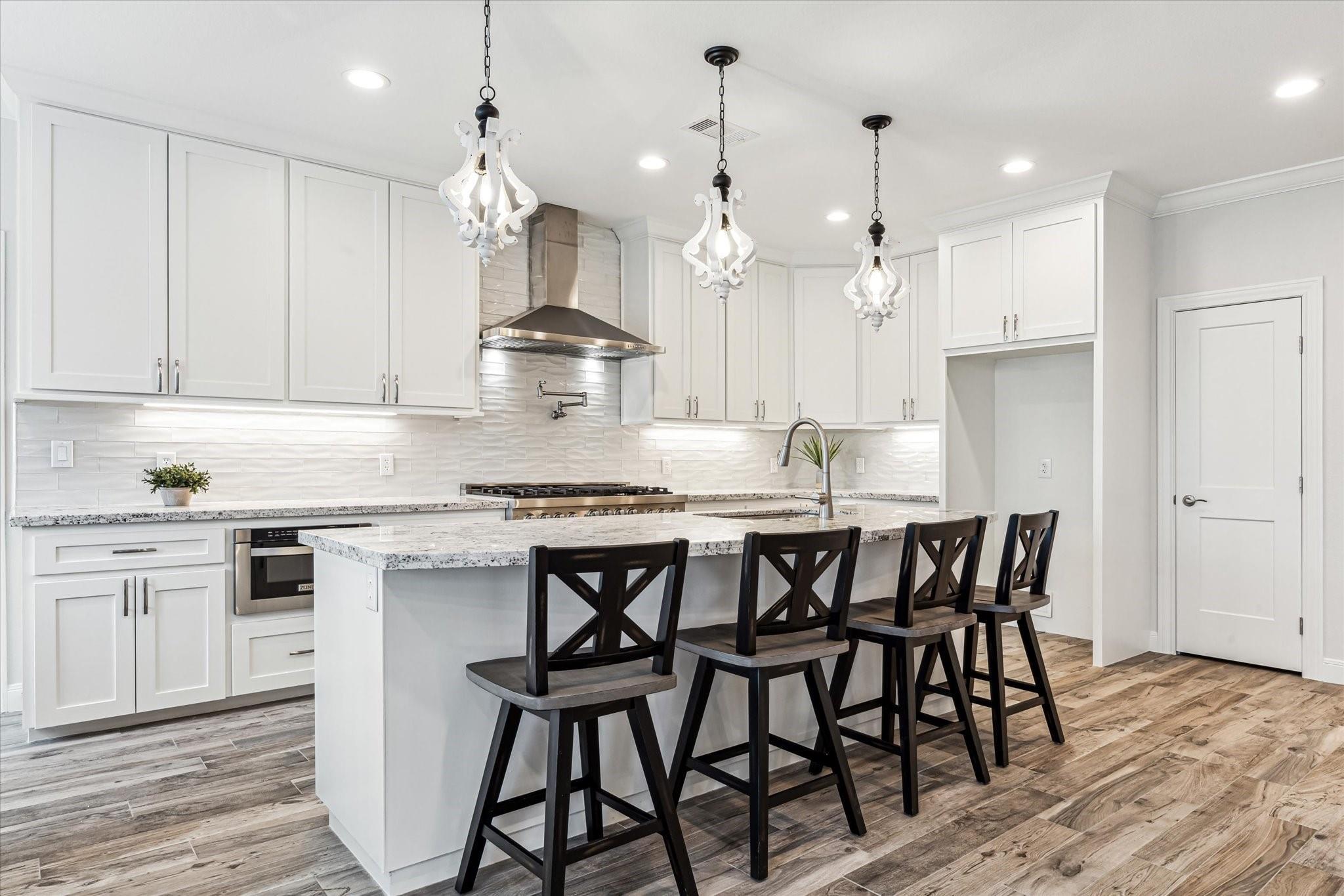 430 Amanda Cir, Galveston, TX 77554