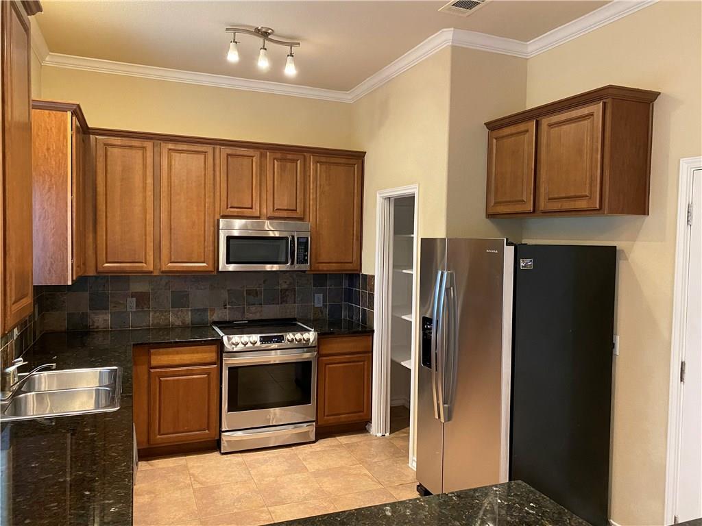 2670 Crazyhorse Pass, Austin, TX 78734