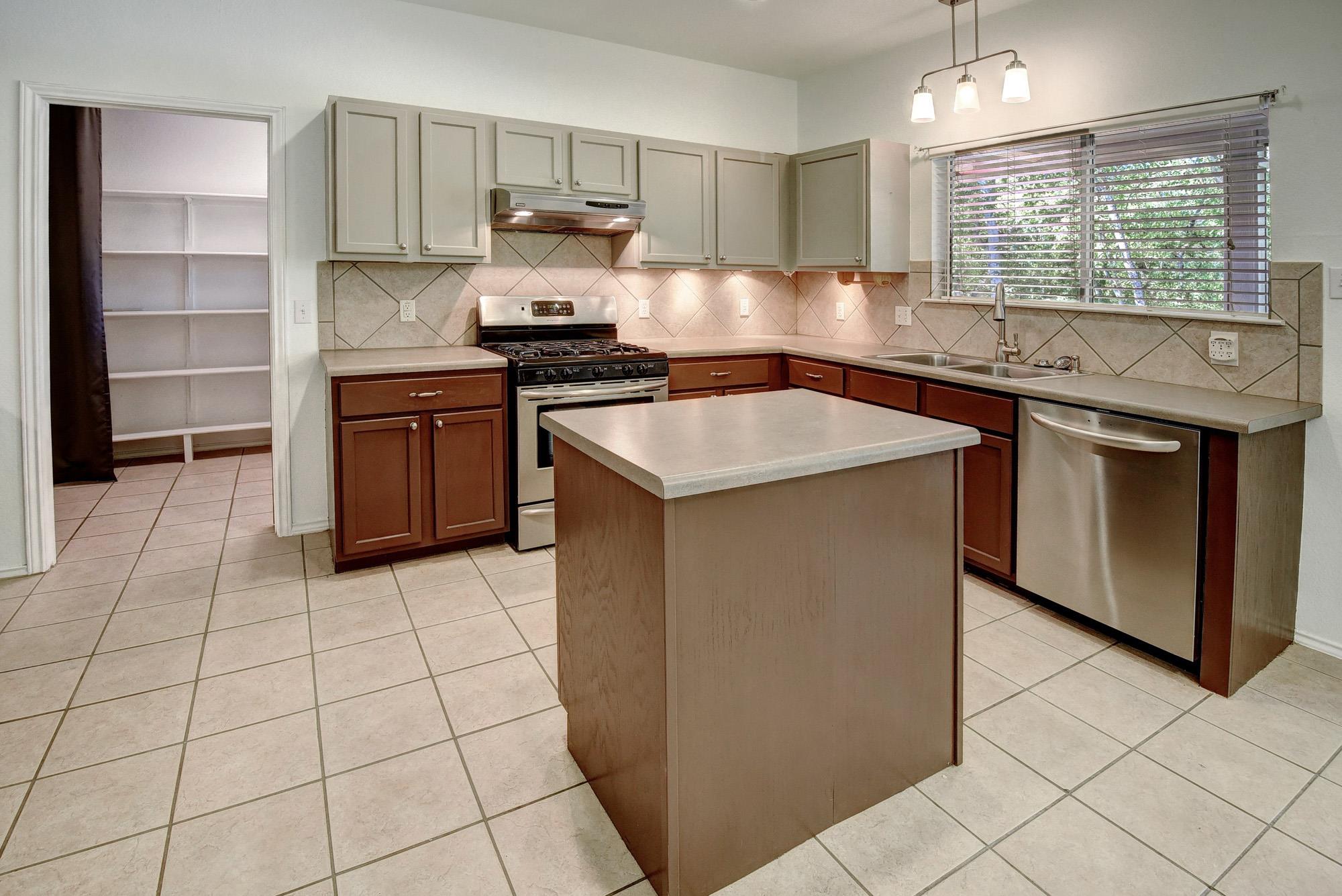 415 Patton Cv, Bastrop, TX 78602