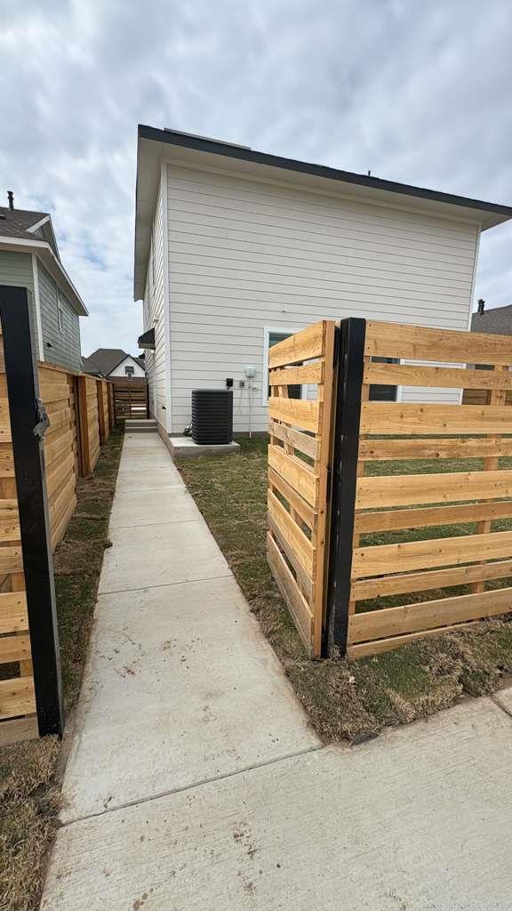 379 Keefer, Kyle, TX 78640