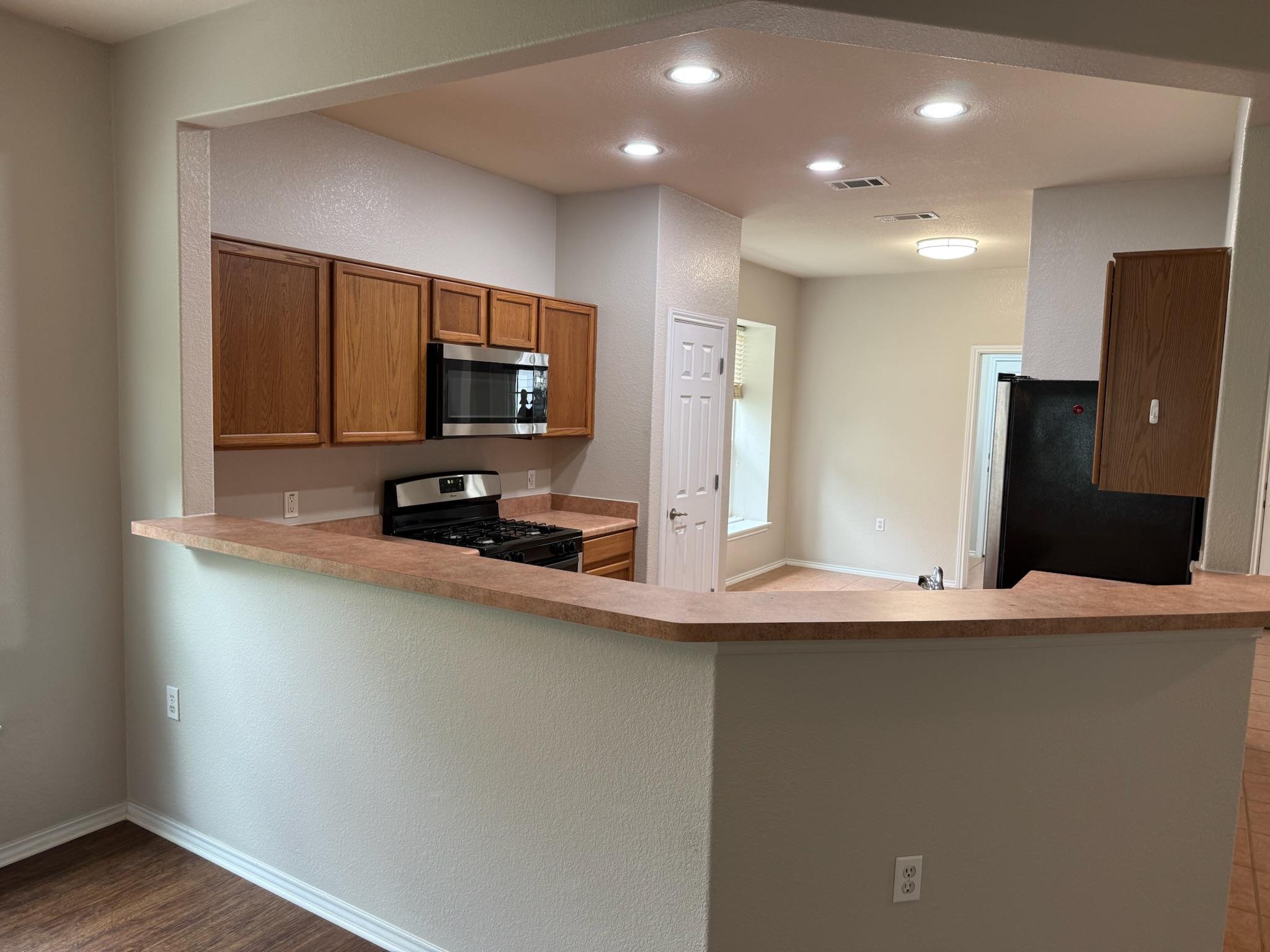 330 PORTSMOUTH Dr, Georgetown, TX 78633