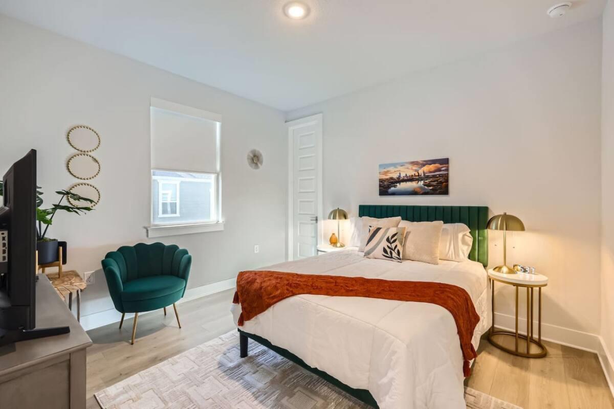 7700 Ella Lee Ln, Austin, TX 78744