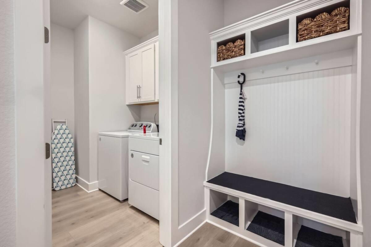 7700 Ella Lee Ln, Austin, TX 78744