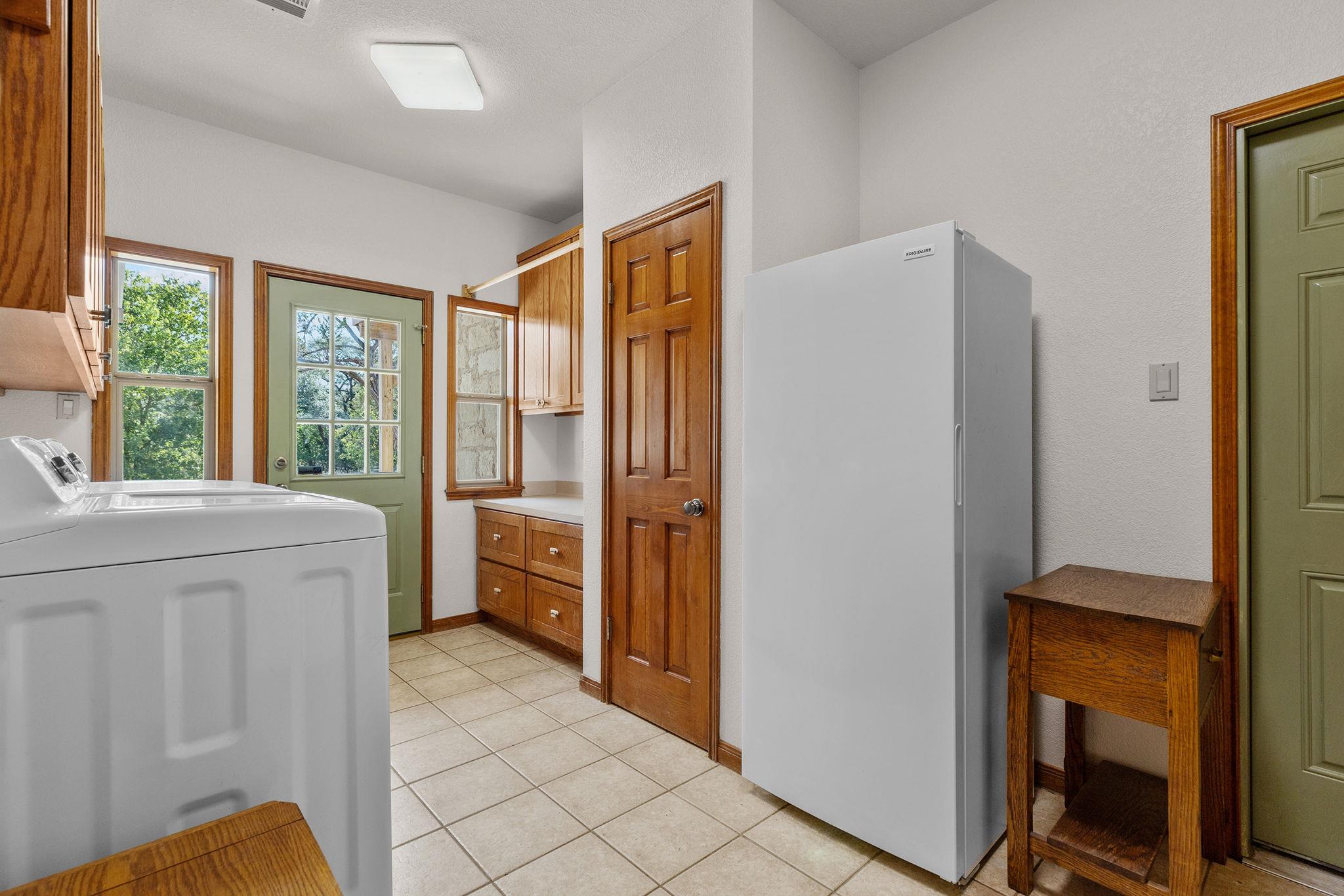 300 Little Gabriel River Dr, Liberty Hill, TX 78642