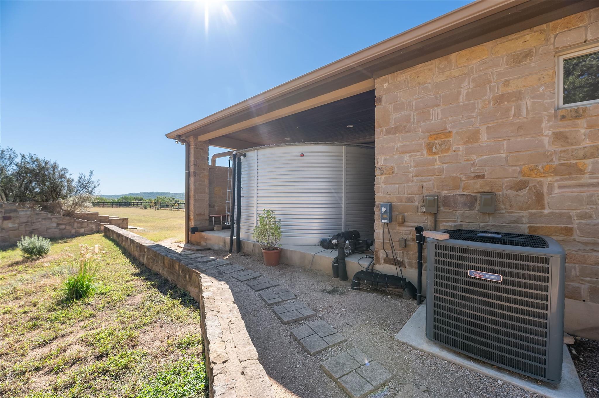 109 Ranchers Club Ln, Driftwood, TX 78619